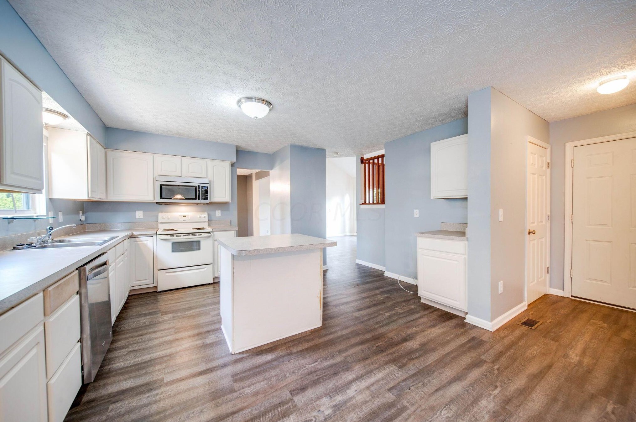 7955 Chapel Stone Rd, Blacklick OH  43004-6013 exterior