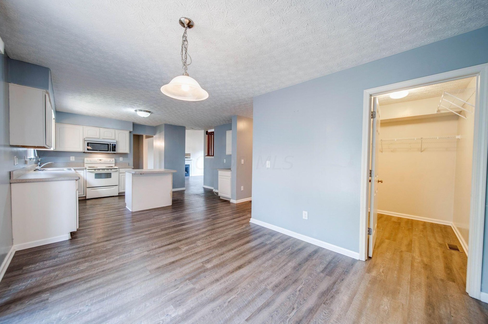 7955 Chapel Stone Rd, Blacklick OH  43004-6013 exterior