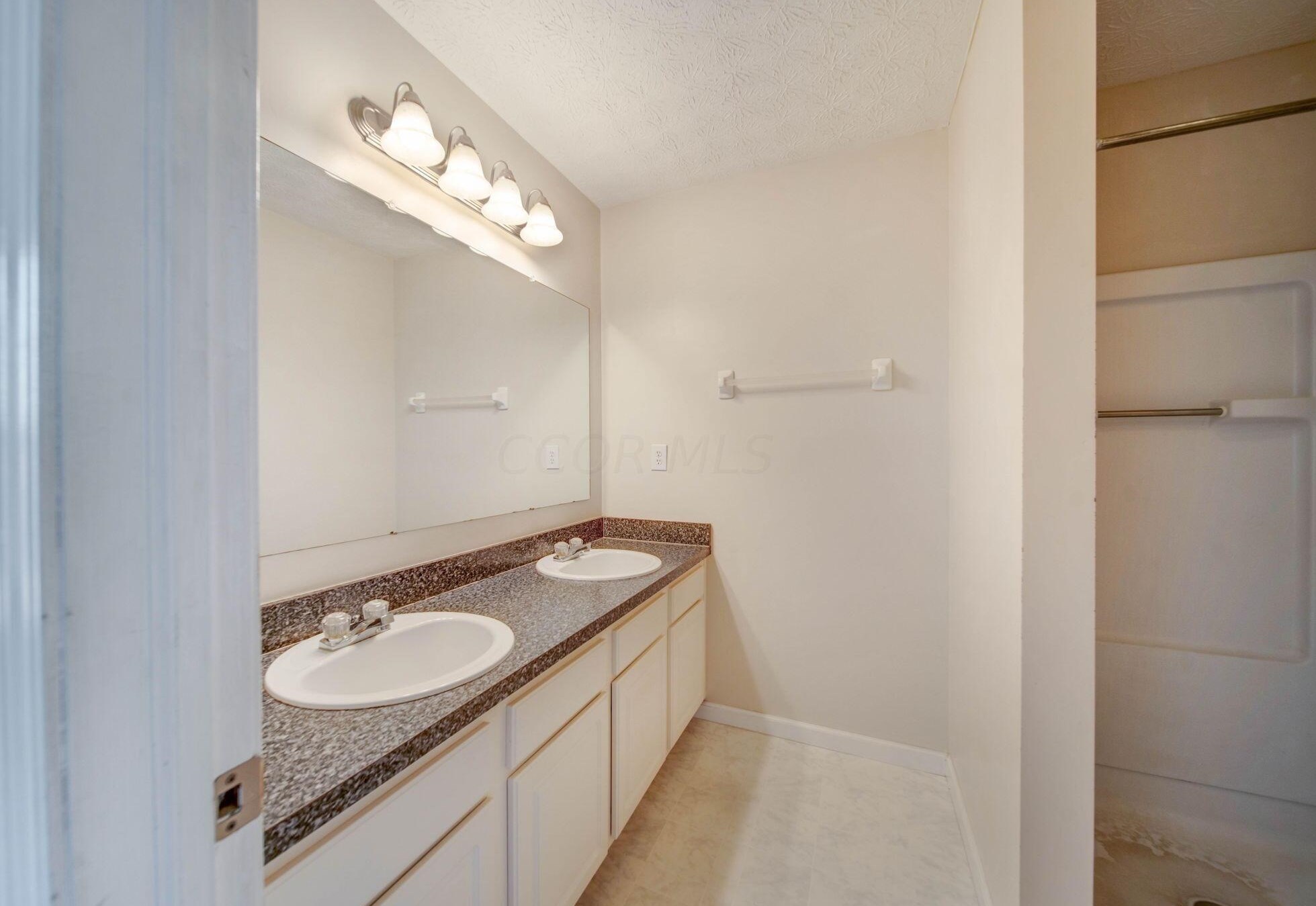 7955 Chapel Stone Rd, Blacklick OH  43004-6013 exterior