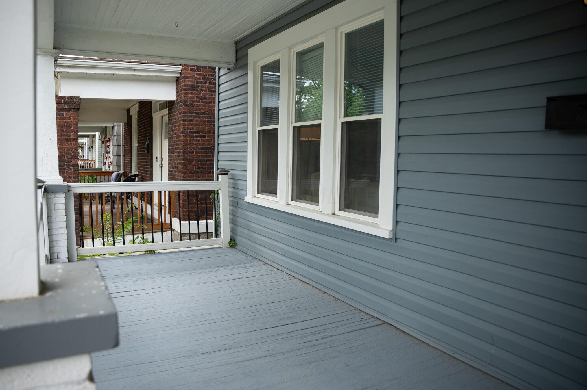 947 Champion Ave, Columbus OH 43206-1565 exterior