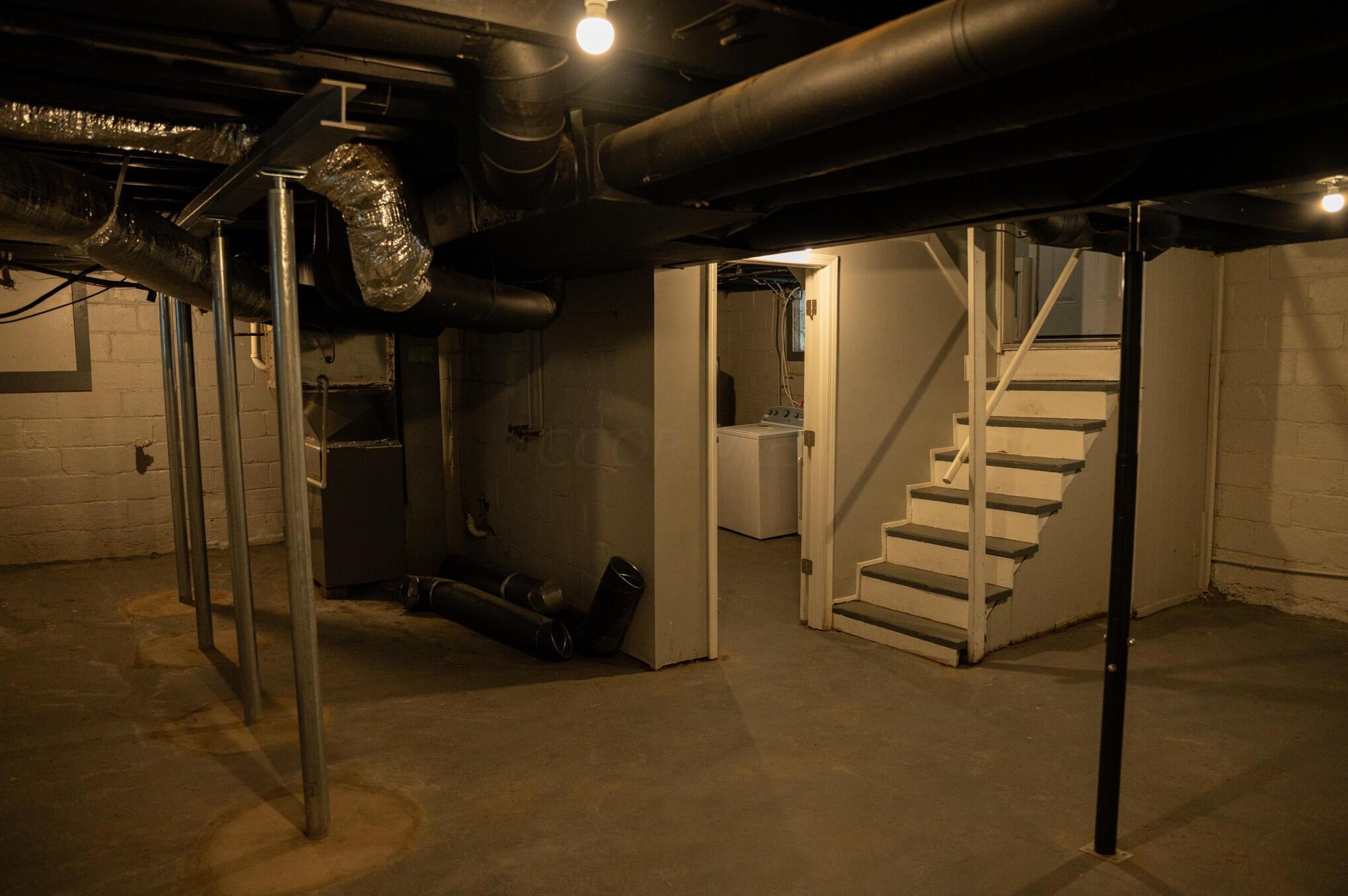 947 Champion Ave, Columbus OH 43206-1565 exterior