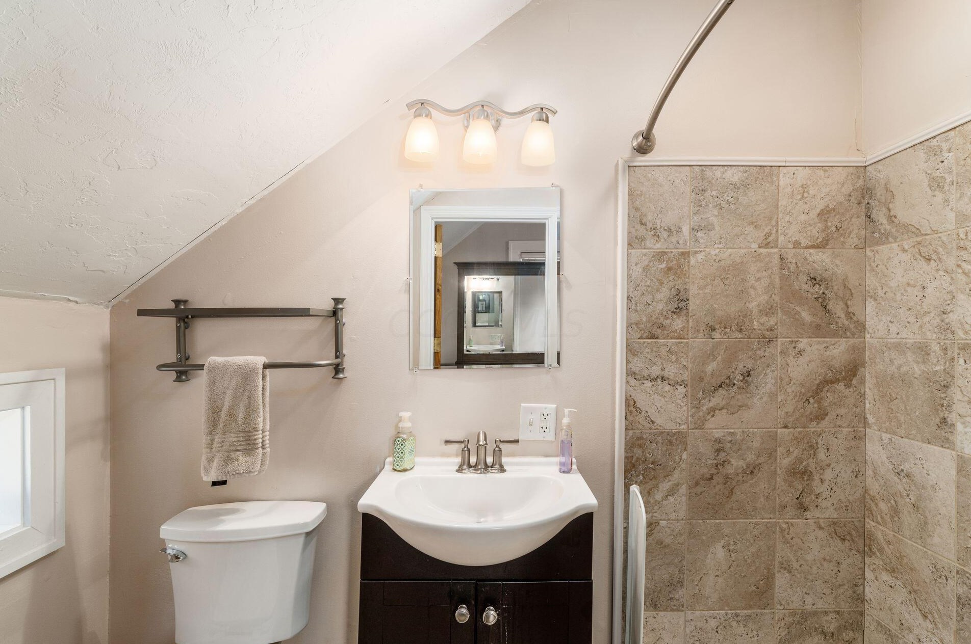 2339 Smt St, Columbus OH 43202-3111 exterior