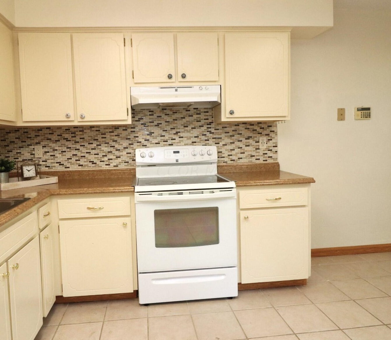 2813 Delcane Dr, Columbus OH  43235-7225 exterior