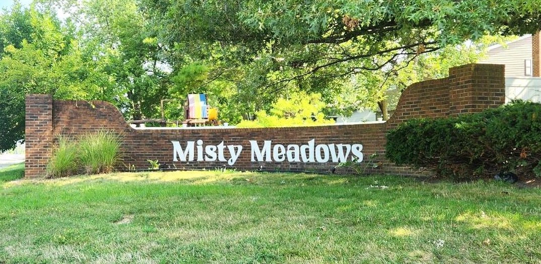 2813 Delcane Dr, Columbus OH  43235-7225 exterior