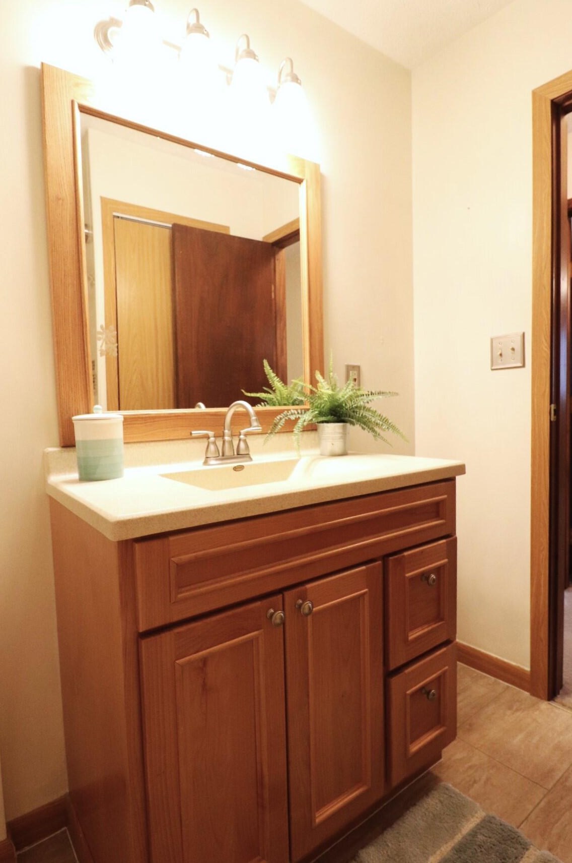 2813 Delcane Dr, Columbus OH  43235-7225 exterior