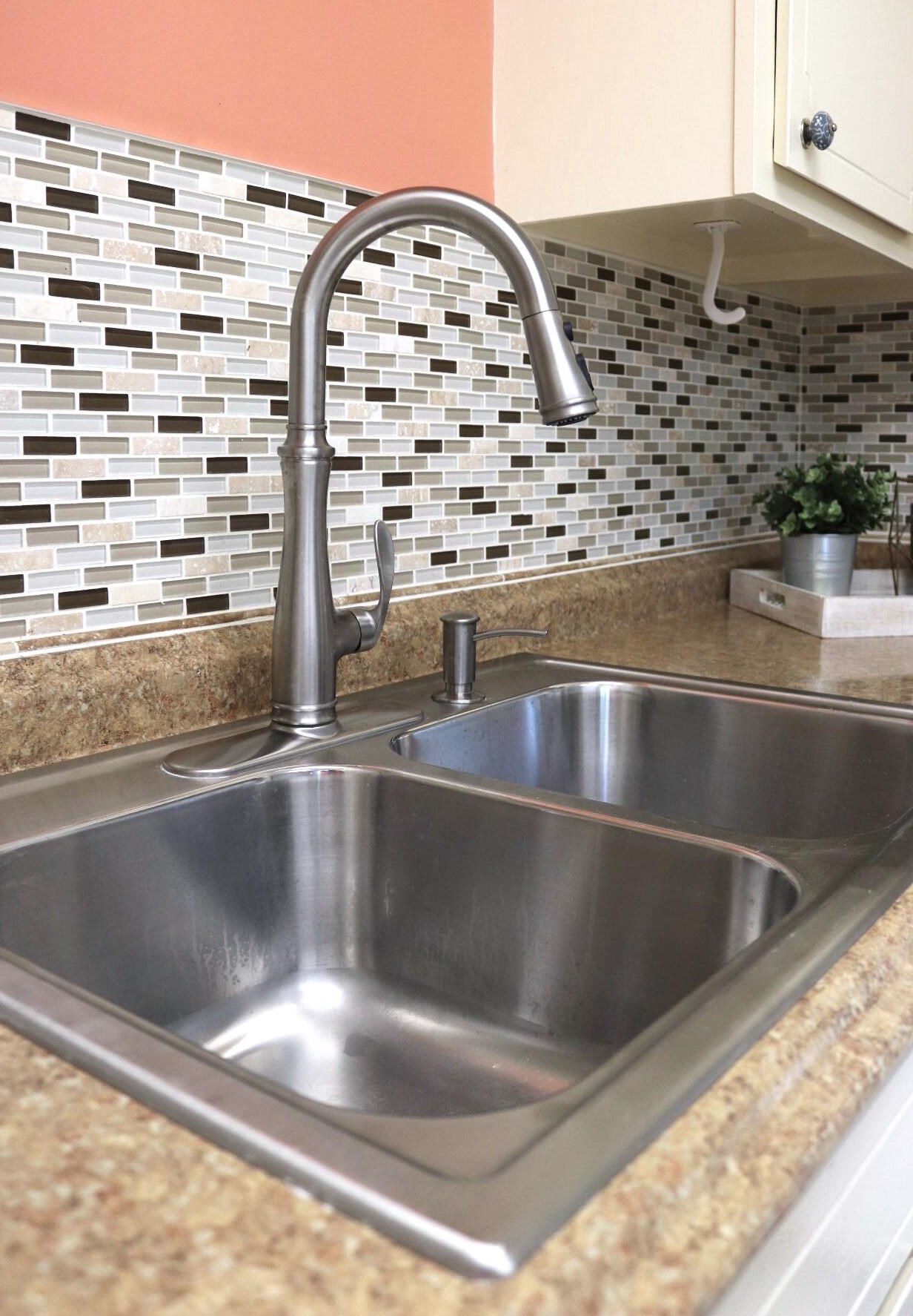 2813 Delcane Dr, Columbus OH  43235-7225 exterior