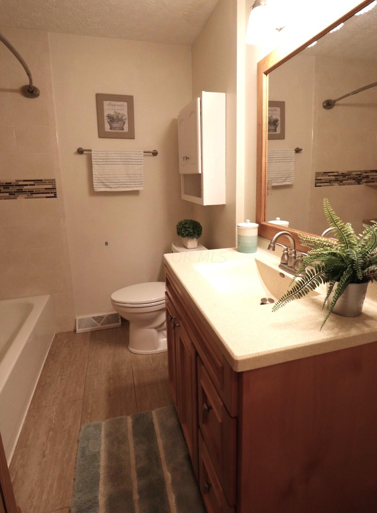 2813 Delcane Dr, Columbus OH  43235-7225 exterior