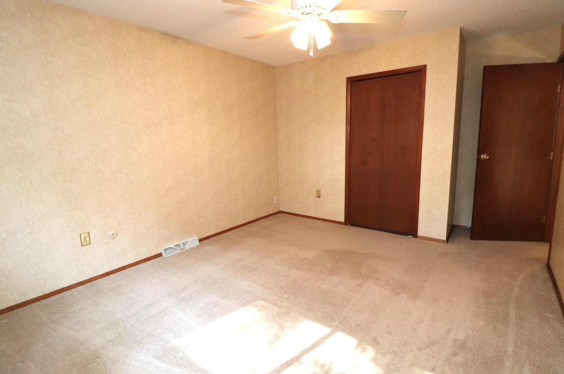 2813 Delcane Dr, Columbus OH  43235-7225 exterior