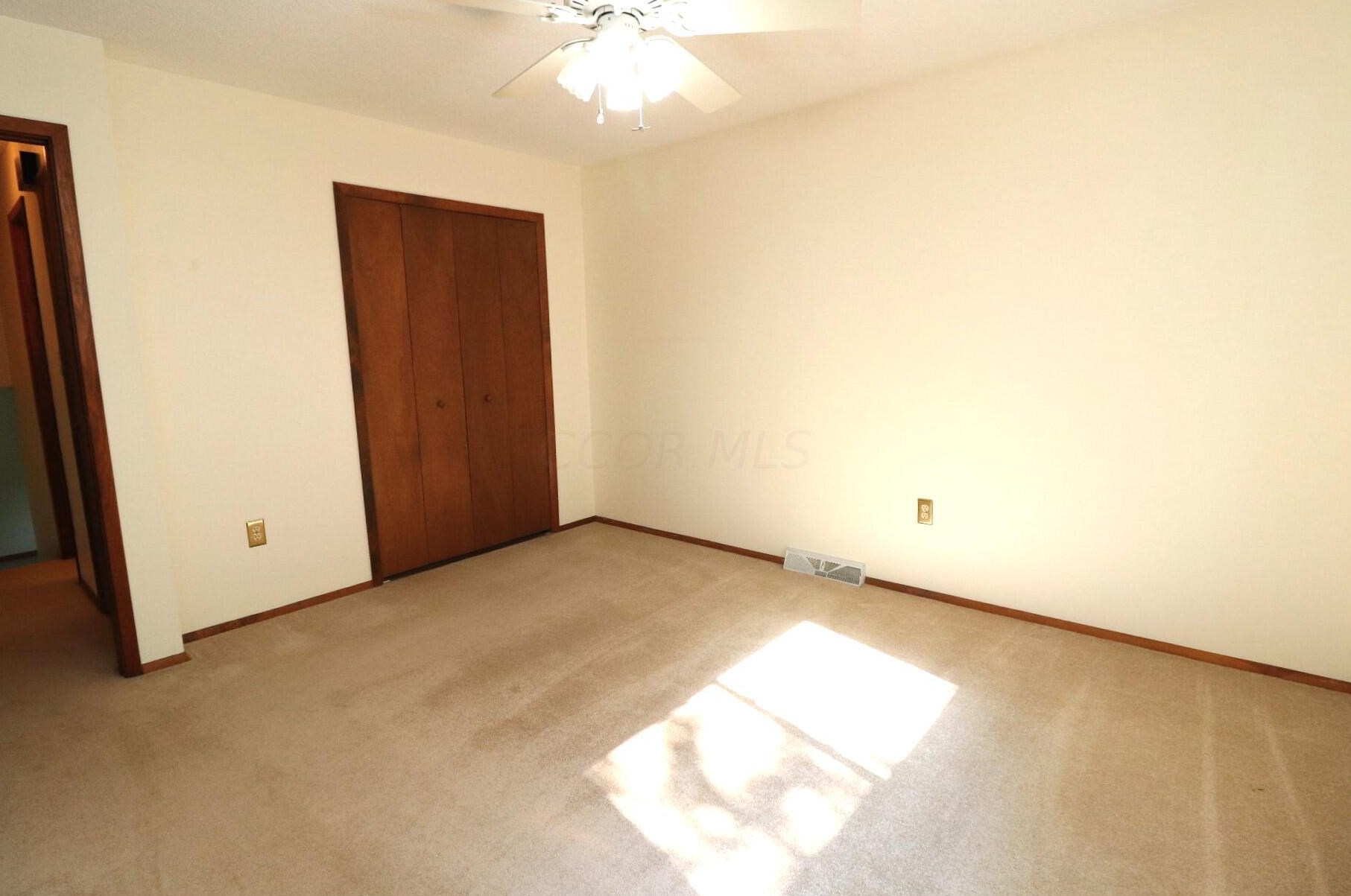 2813 Delcane Dr, Columbus OH  43235-7225 exterior