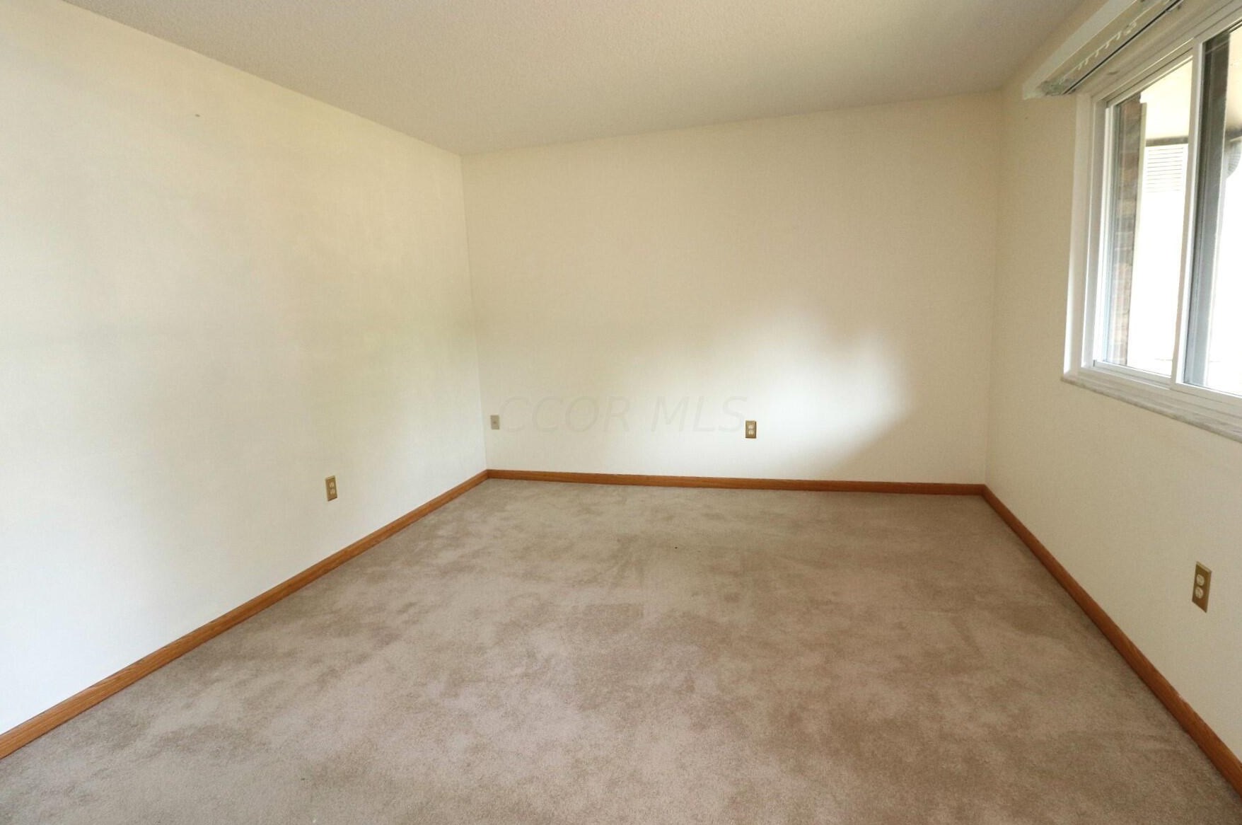 2813 Delcane Dr, Columbus OH  43235-7225 exterior