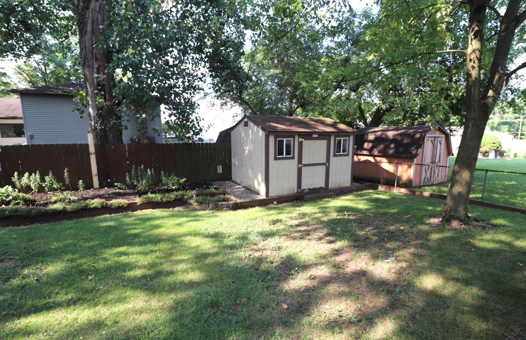 2813 Delcane Dr, Columbus OH  43235-7225 exterior