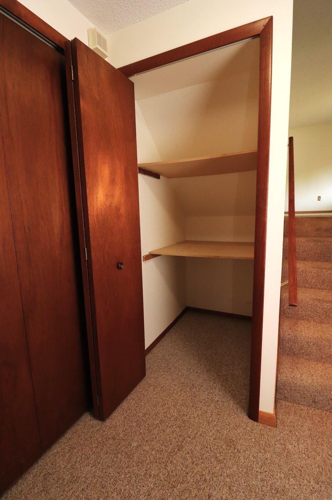 2813 Delcane Dr, Columbus OH  43235-7225 exterior