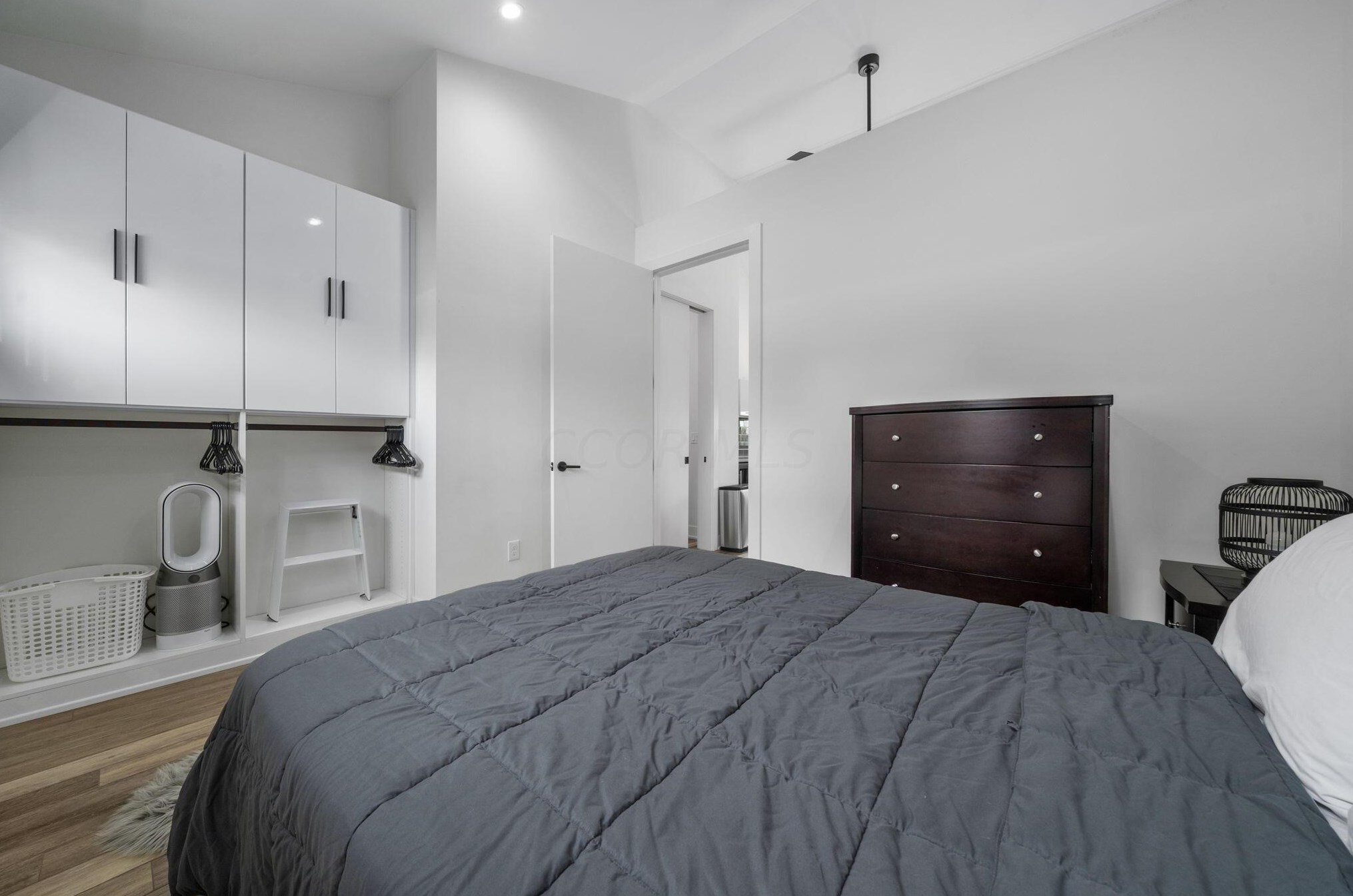 847 Hamlet St, Columbus OH  43215-1537 exterior