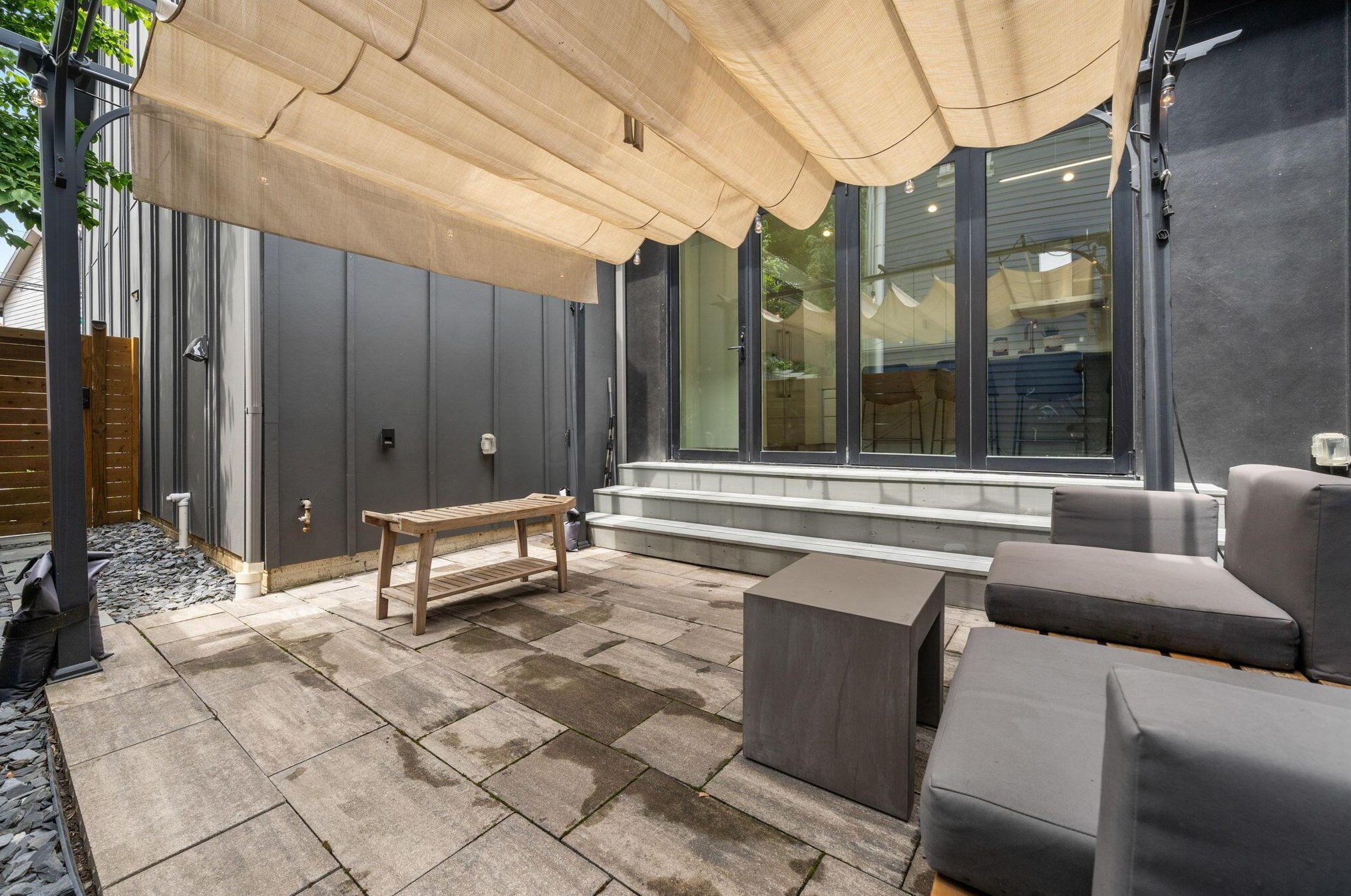 847 Hamlet St, Columbus OH  43215-1537 exterior