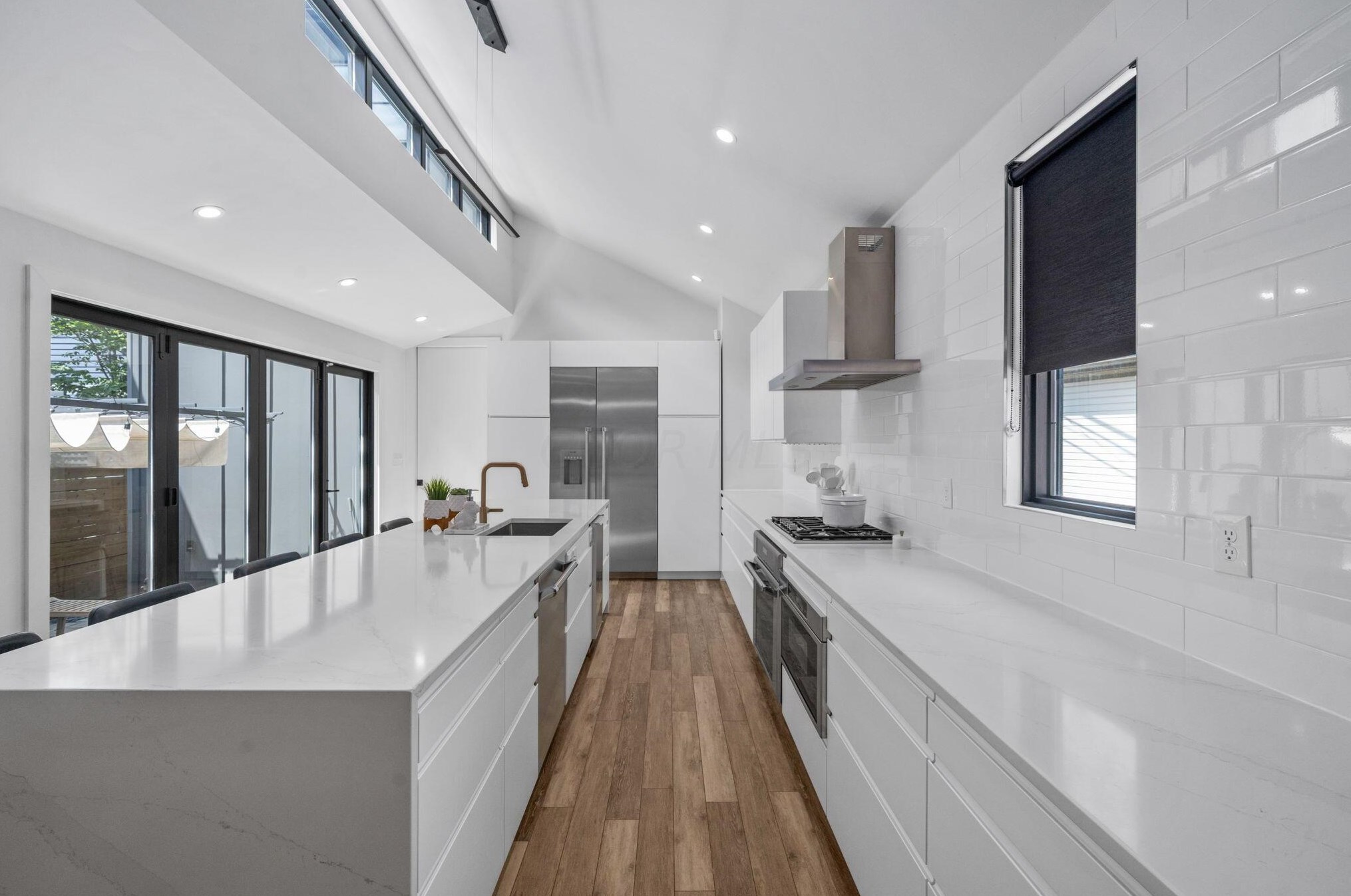 847 Hamlet St, Columbus OH  43215-1537 exterior