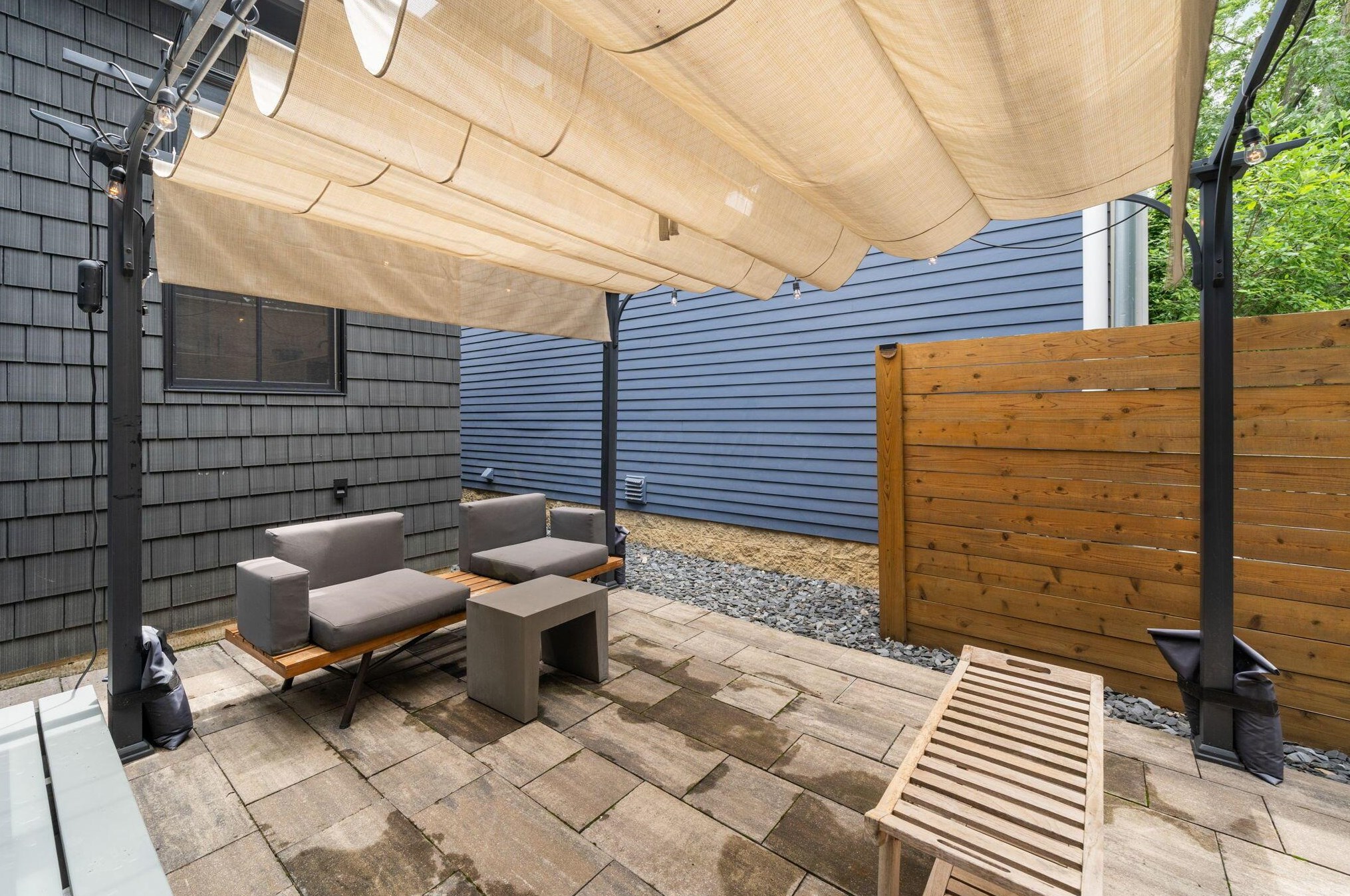 847 Hamlet St, Columbus OH  43215-1537 exterior