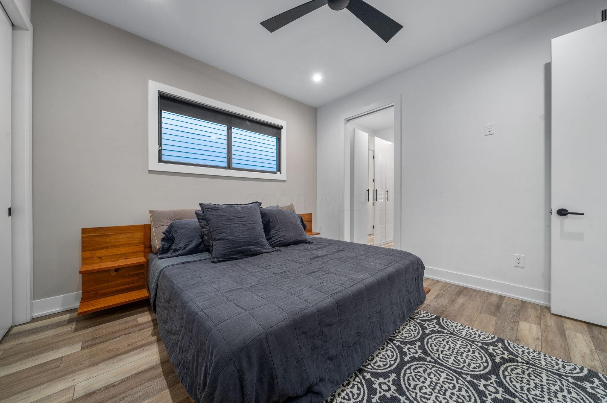 847 Hamlet St, Columbus OH  43215-1537 exterior