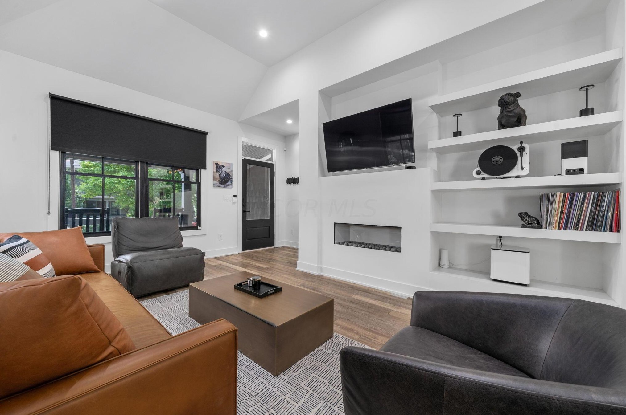 847 Hamlet St, Columbus OH  43215-1537 exterior