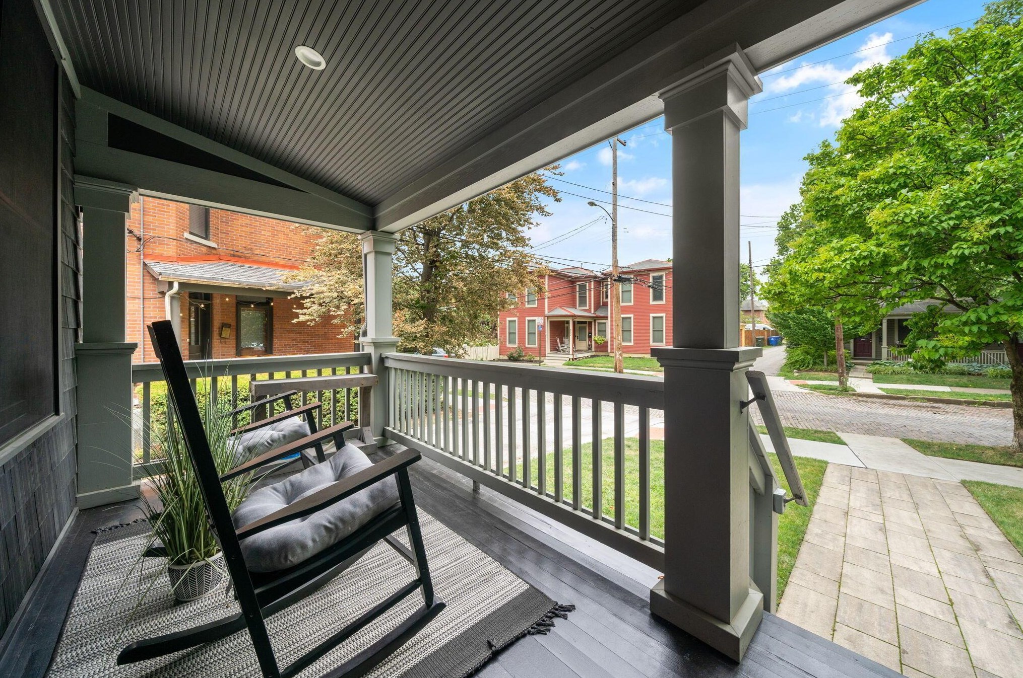 847 Hamlet St, Columbus OH  43215-1537 exterior