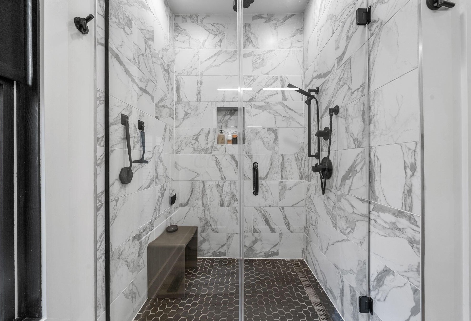 847 Hamlet St, Columbus OH  43215-1537 exterior