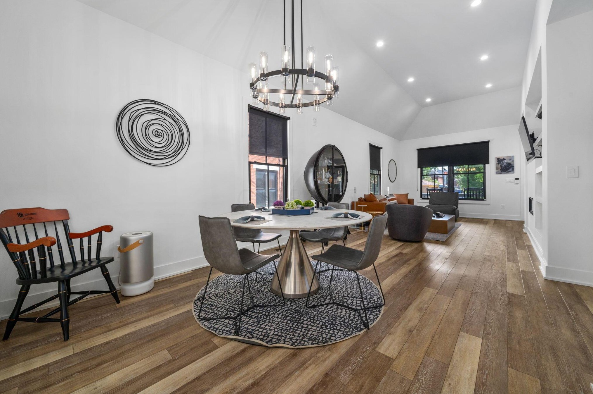 847 Hamlet St, Columbus OH  43215-1537 exterior