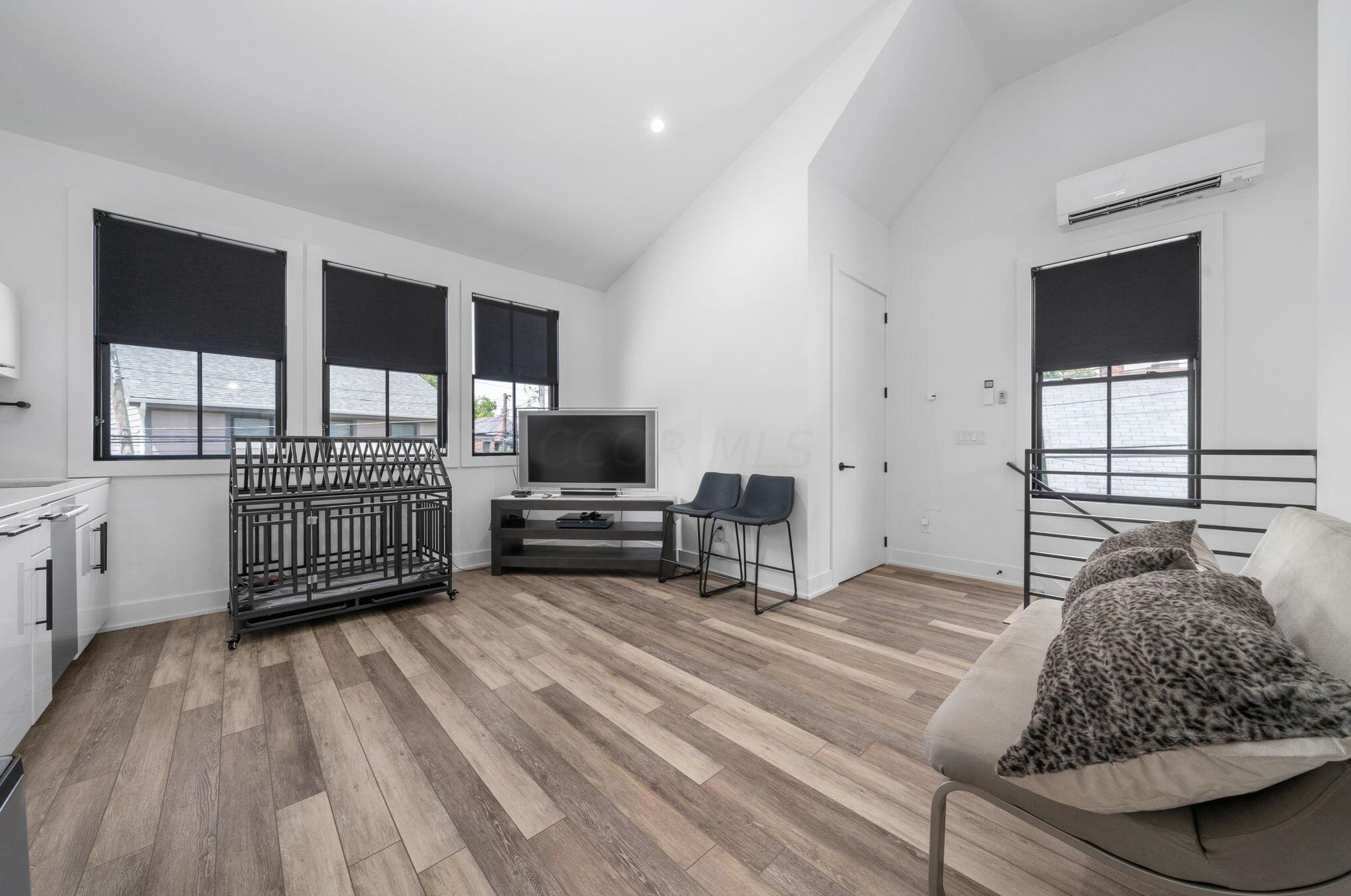 847 Hamlet St, Columbus OH  43215-1537 exterior