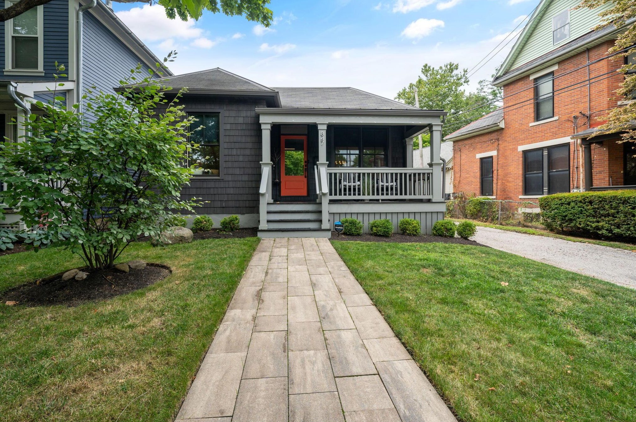 847 Hamlet St, Columbus OH  43215-1537 exterior