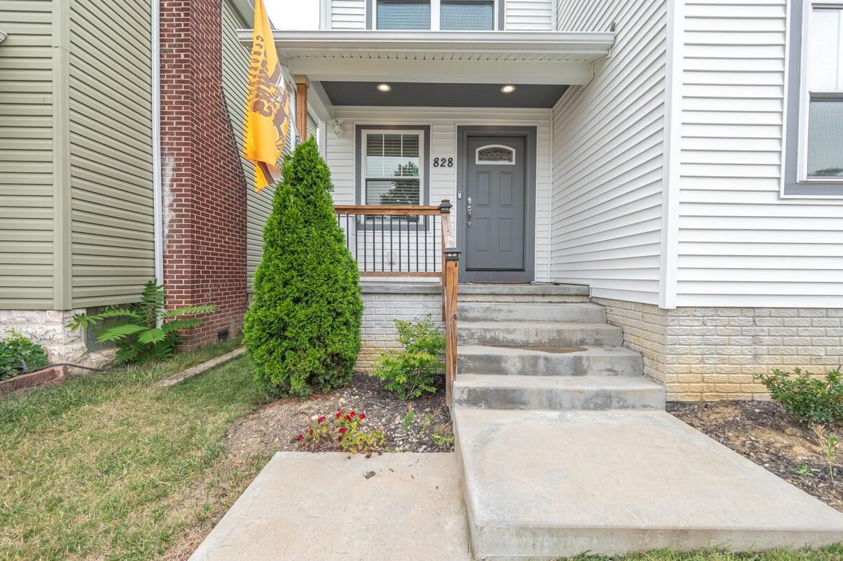 828 Reinhard Ave, Columbus OH  43206-3078 exterior