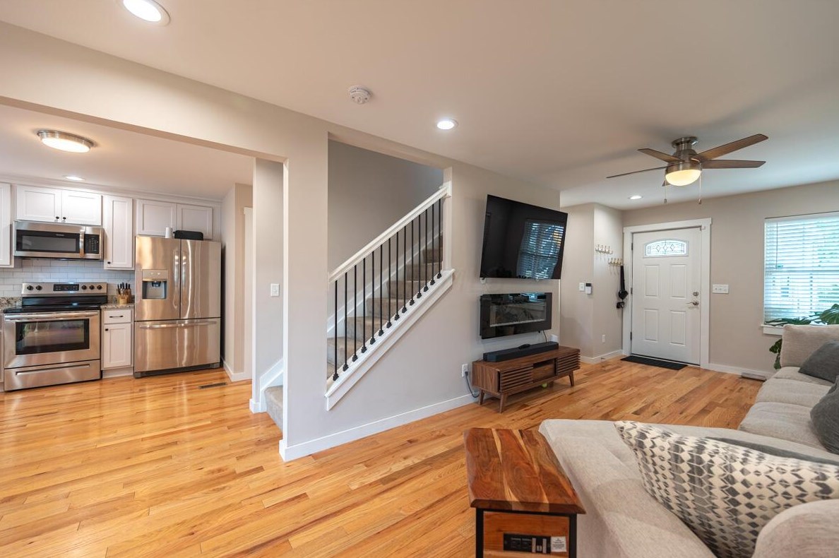 828 Reinhard Ave, Columbus OH  43206-3078 exterior