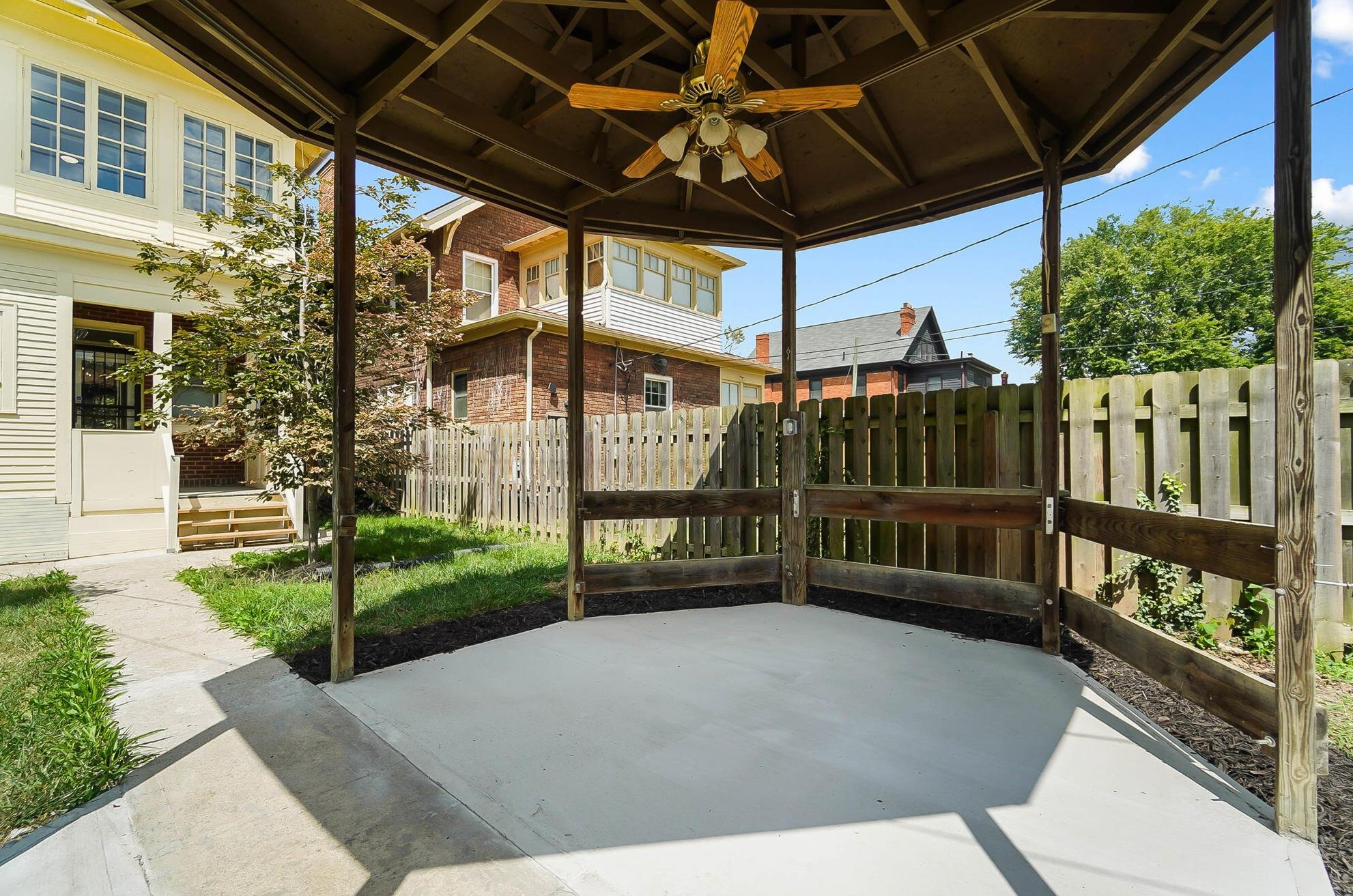 716 Wilson Ave, Columbus OH 43205-2844 exterior