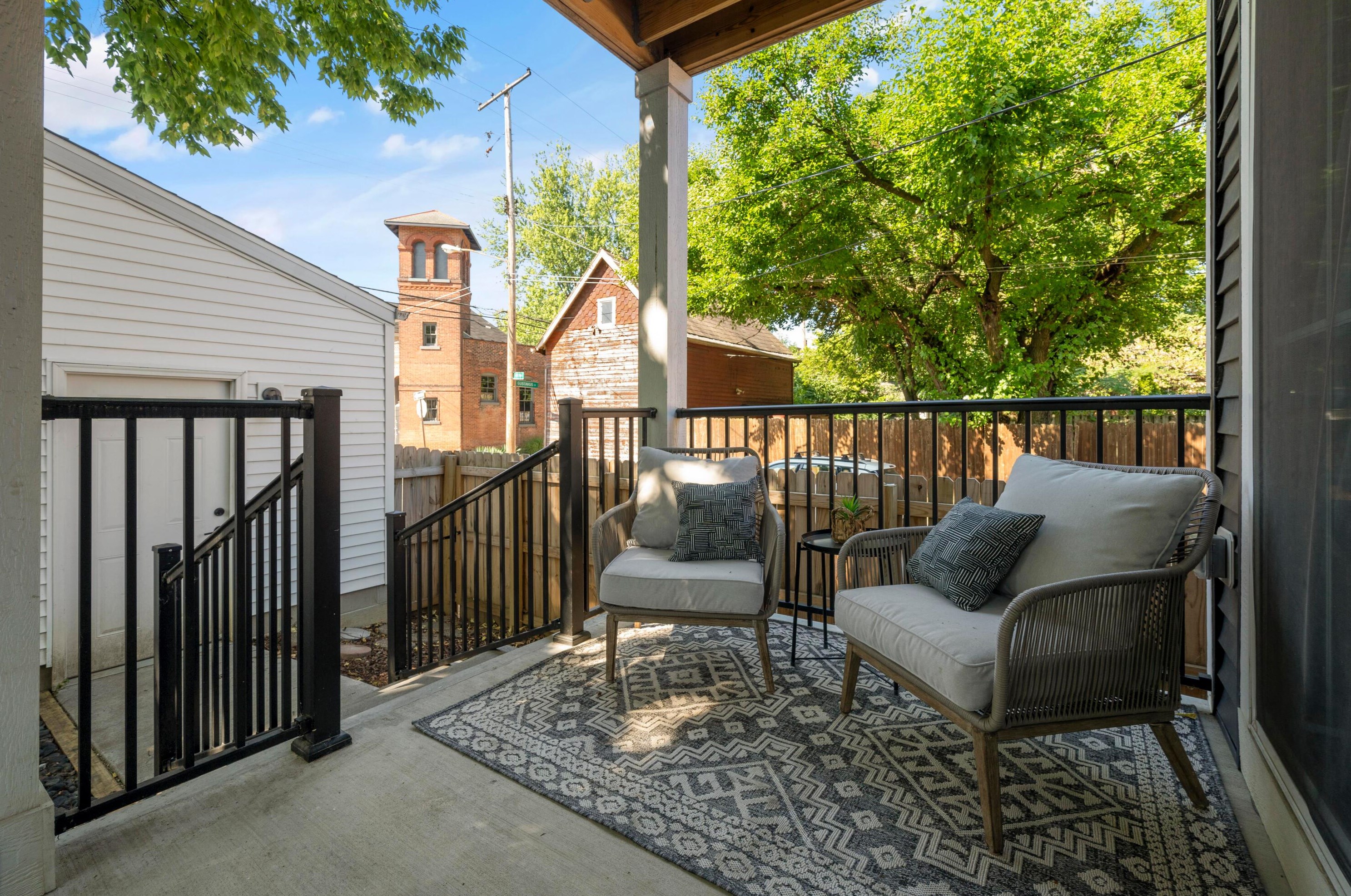 941 Franklin Ave, Columbus OH 43205-1225 exterior