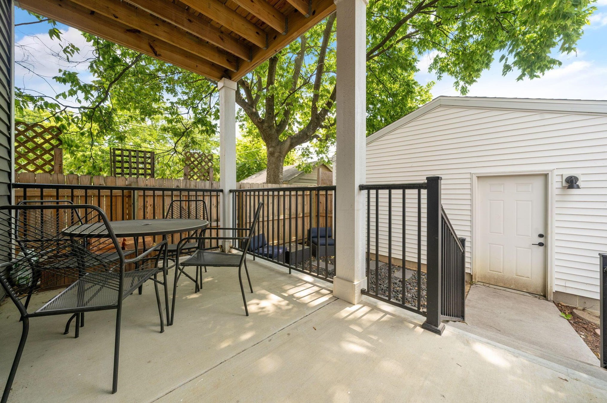 941 Franklin Ave, Columbus OH 43205-1225 exterior