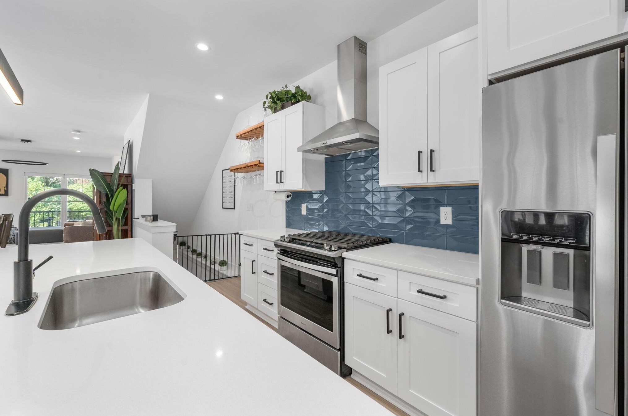 941 Franklin Ave, Columbus OH 43205-1225 exterior