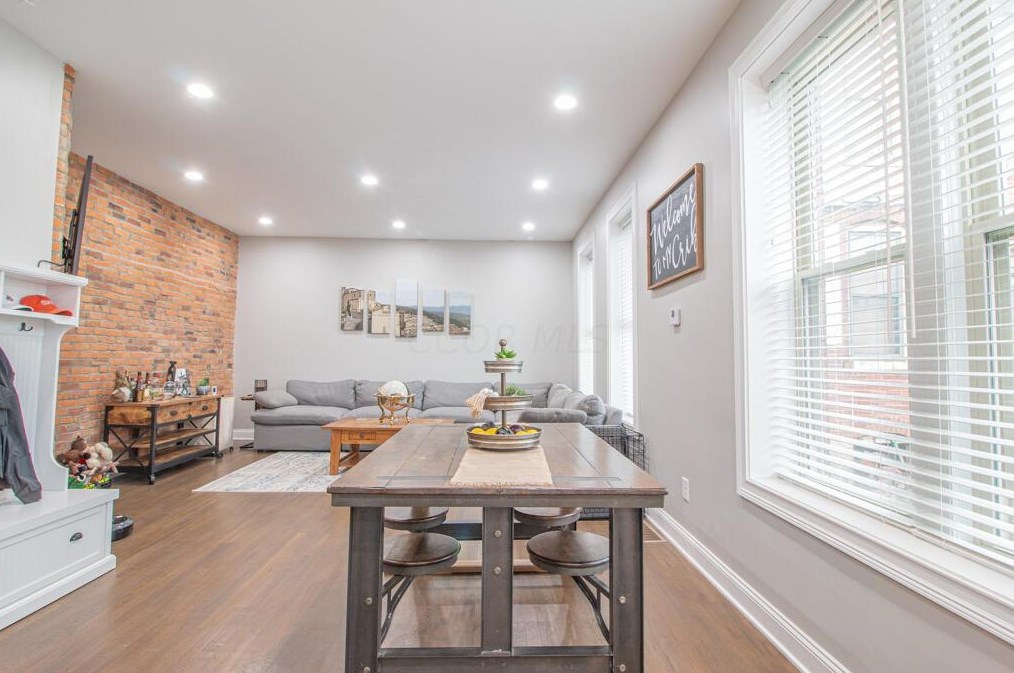 74 Ohio Ave, Columbus OH  43203-1386 exterior