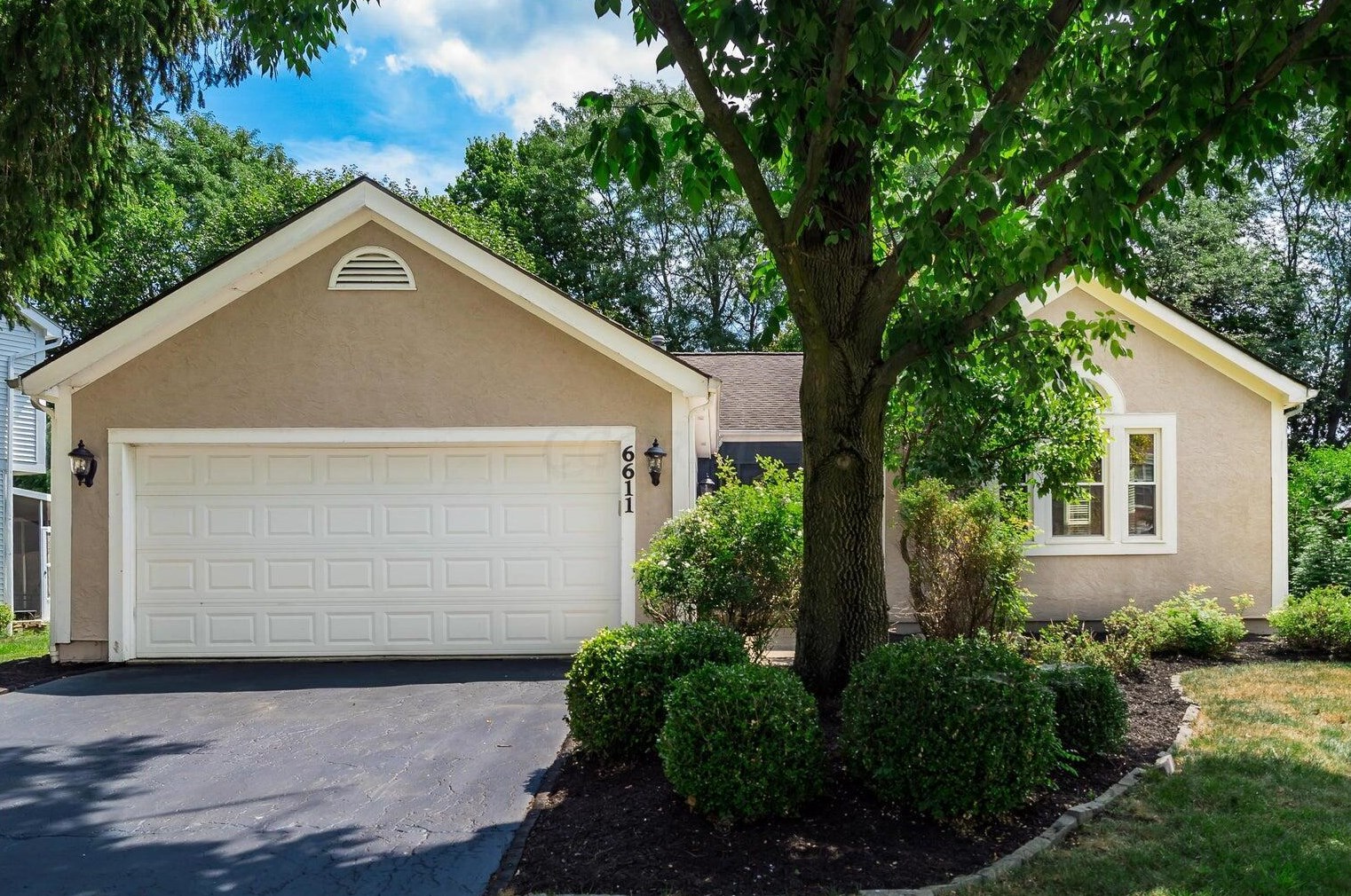 6611 Fallen Timbers Dr, Dublin OH  43017-2870 exterior