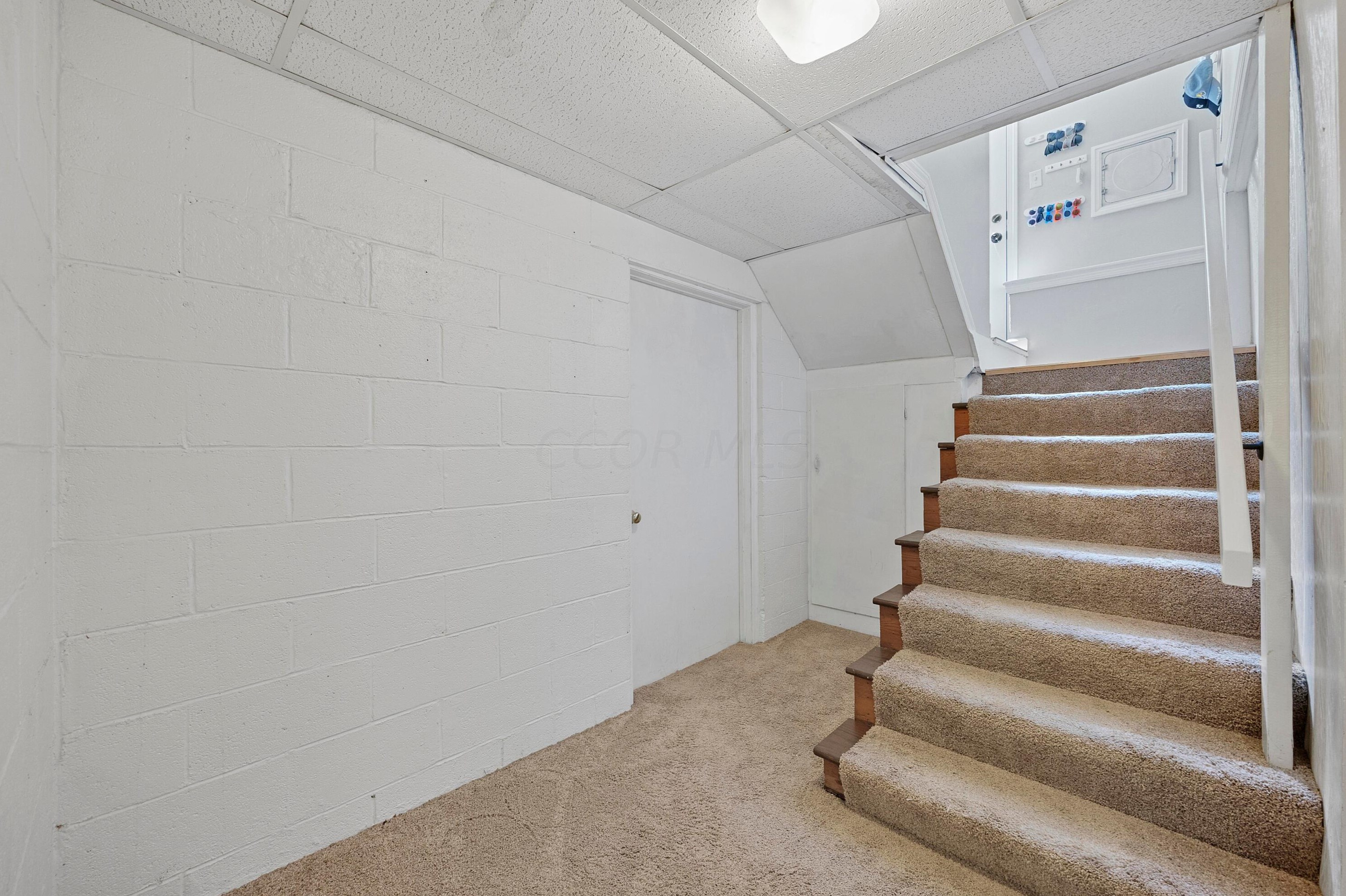 1455 Ashdowne Rd, Columbus OH 43221-3901 exterior