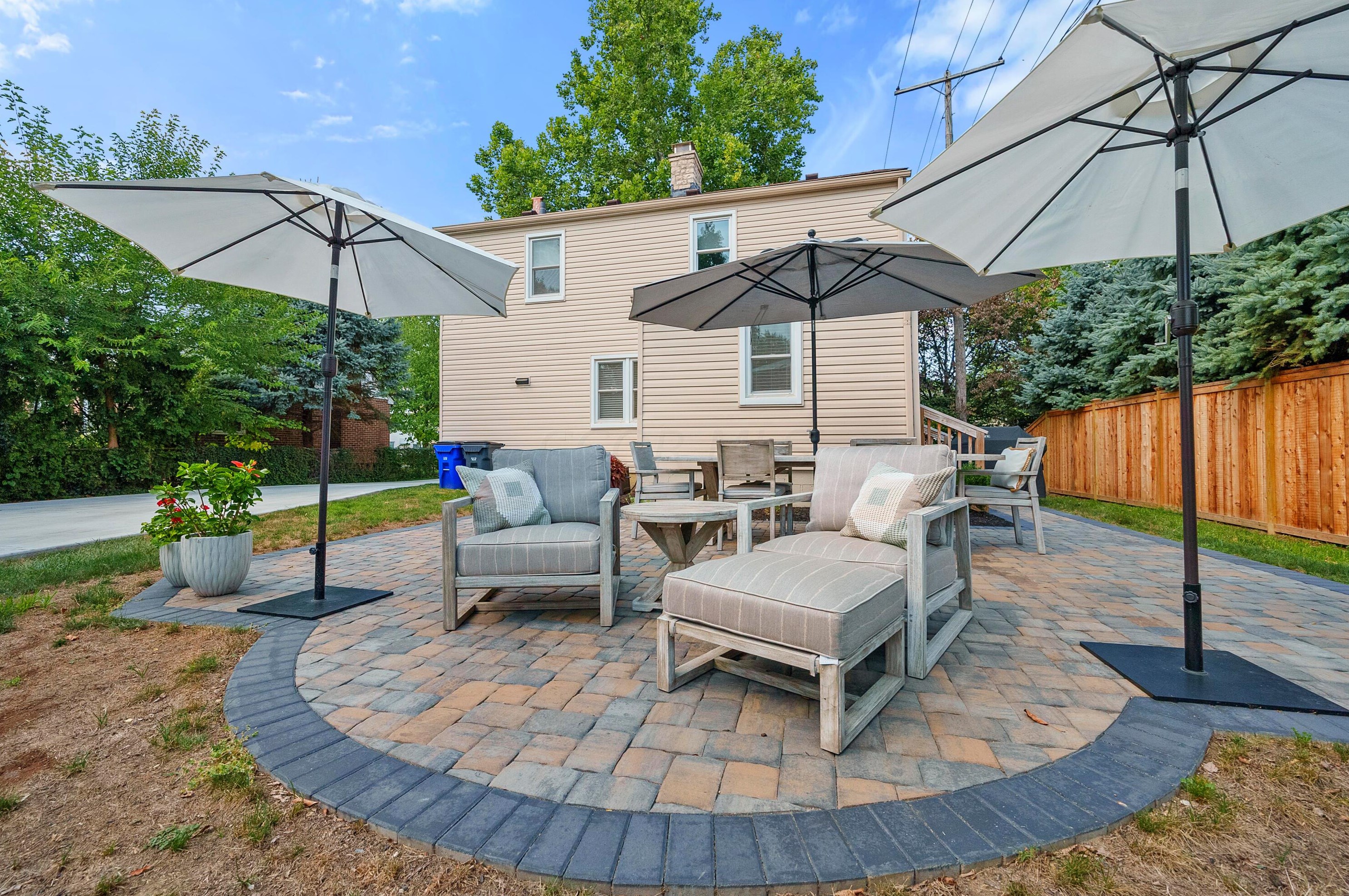 1455 Ashdowne Rd, Columbus OH 43221-3901 exterior