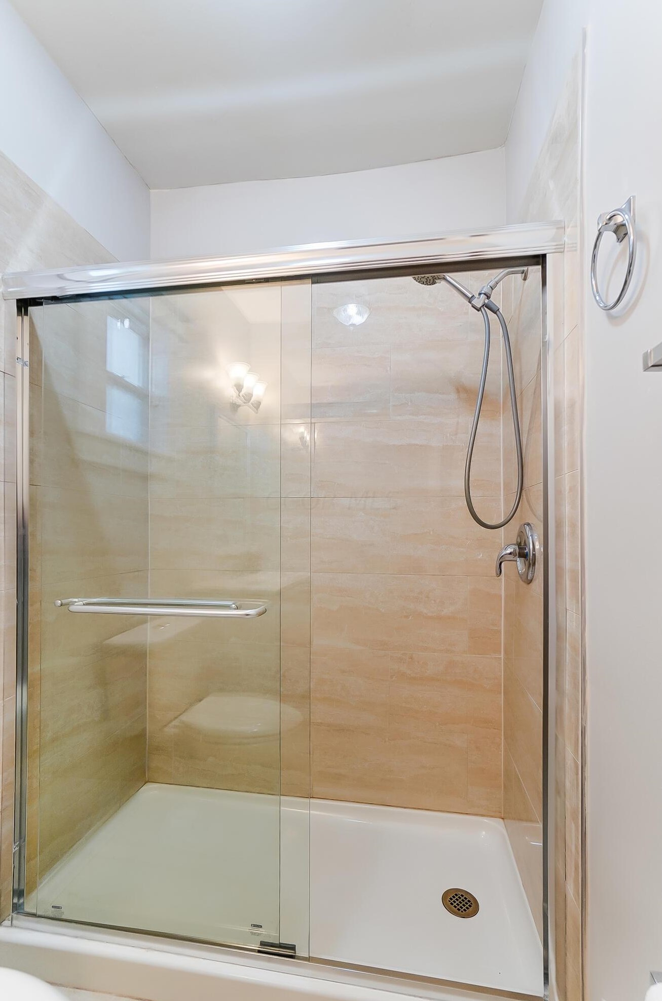 33 Princeton Ave, Columbus OH 43222-1149 exterior