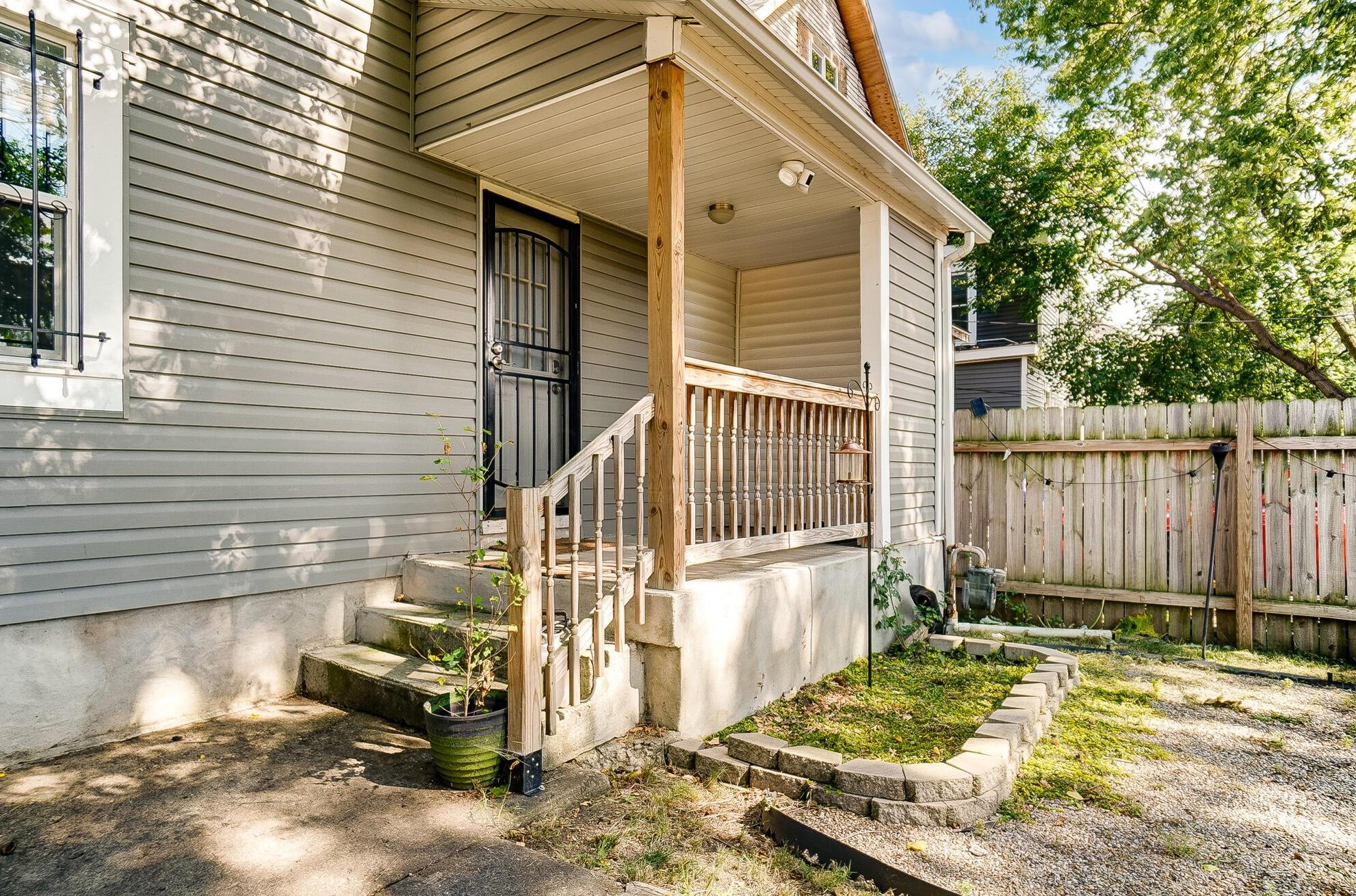 33 Princeton Ave, Columbus OH 43222-1149 exterior