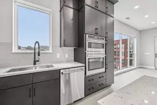 270 Dickenson St, Columbus, OH 43215 - Photo 7