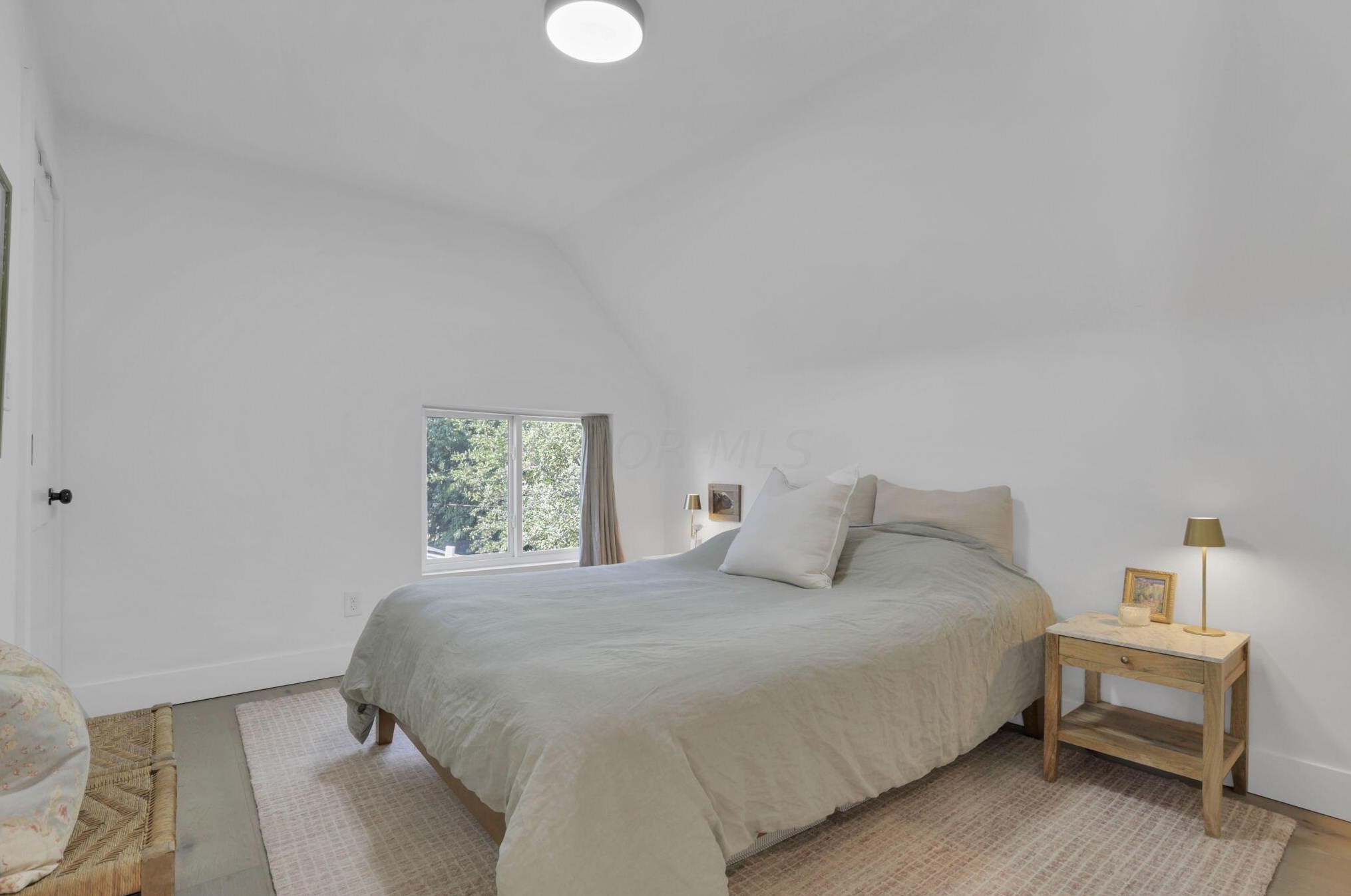 108 Pacemont Rd, Columbus OH  43202-1225 exterior