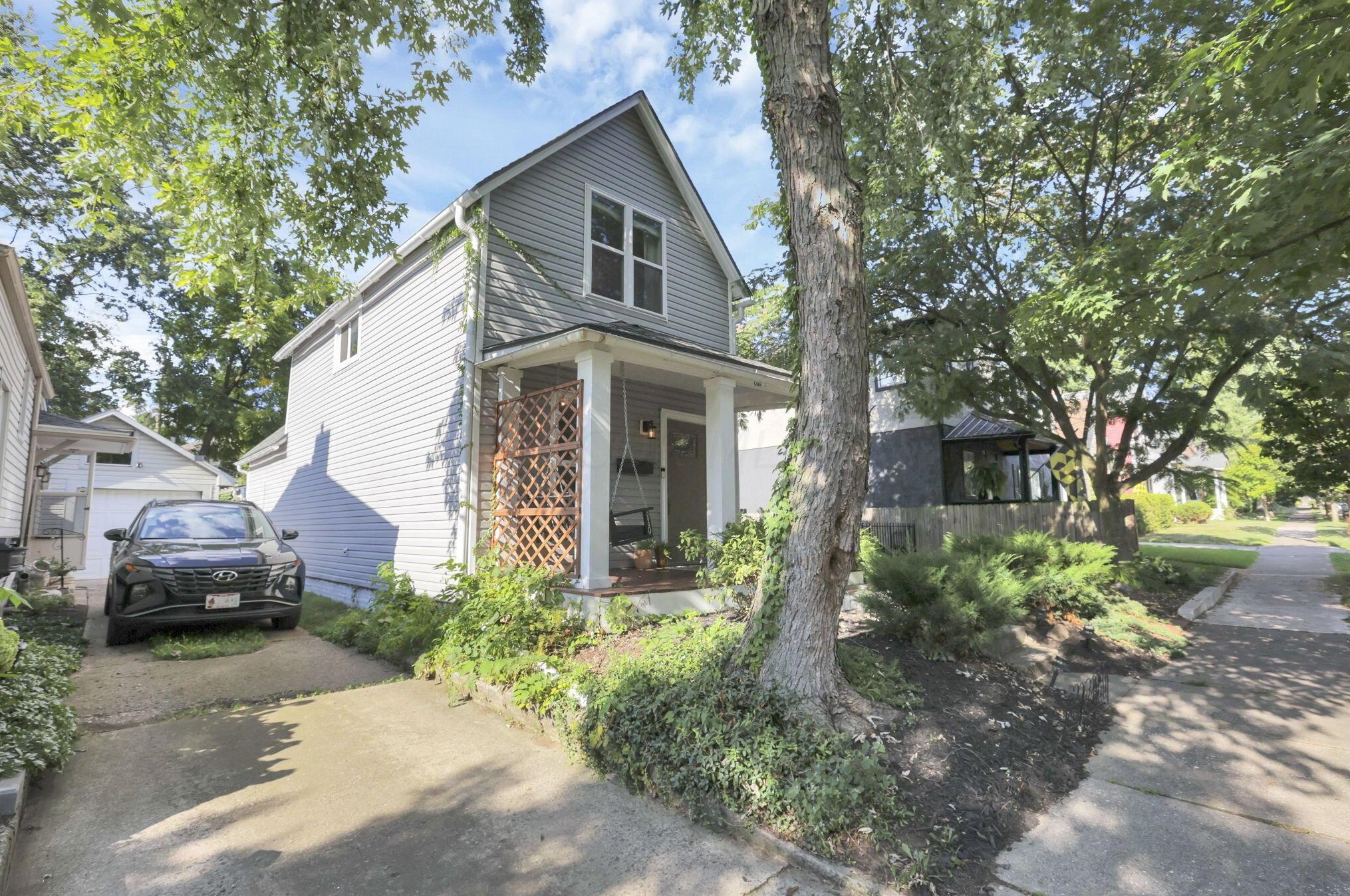 108 Pacemont Rd, Columbus OH  43202-1225 exterior