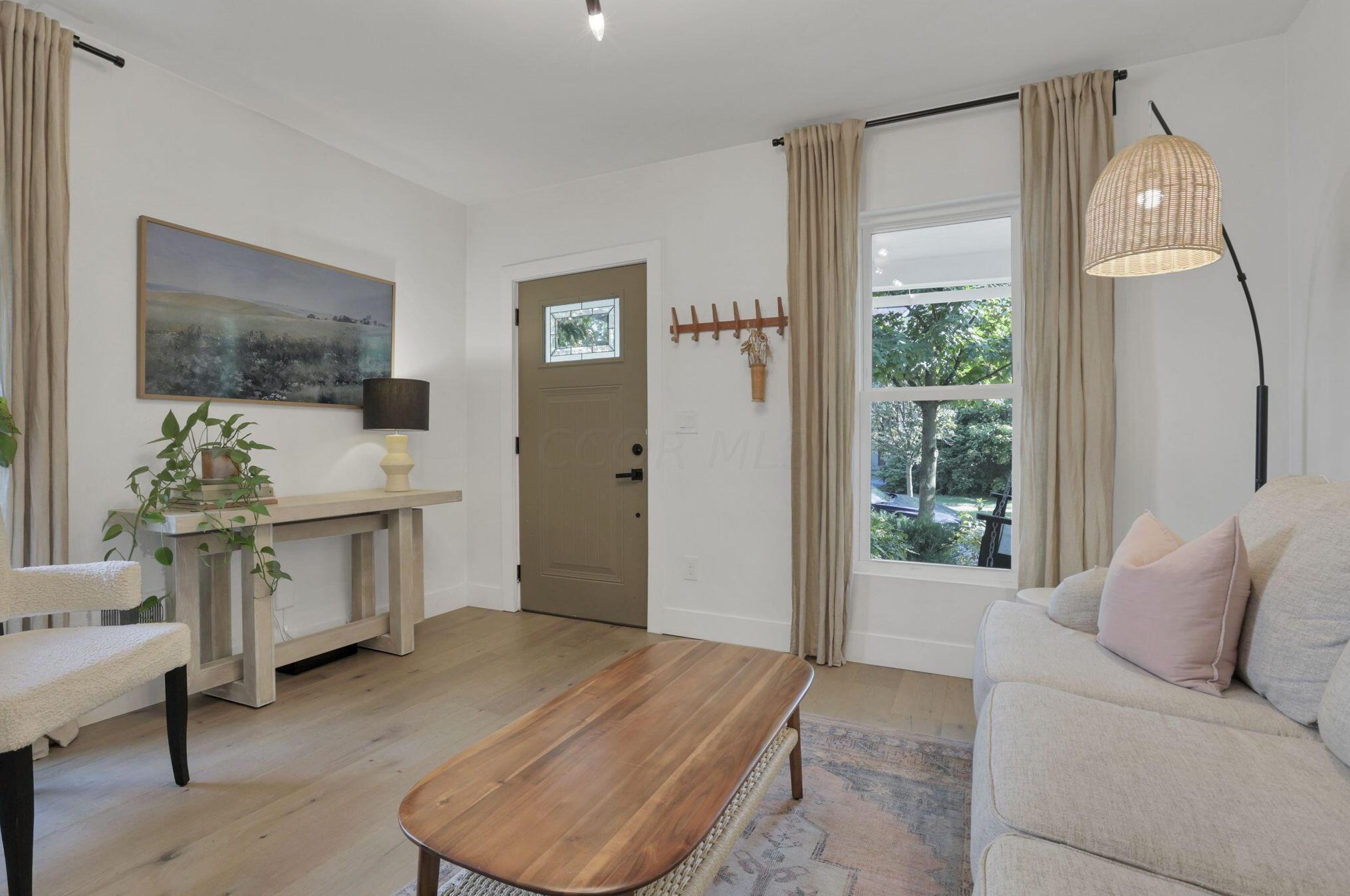 108 Pacemont Rd, Columbus OH  43202-1225 exterior