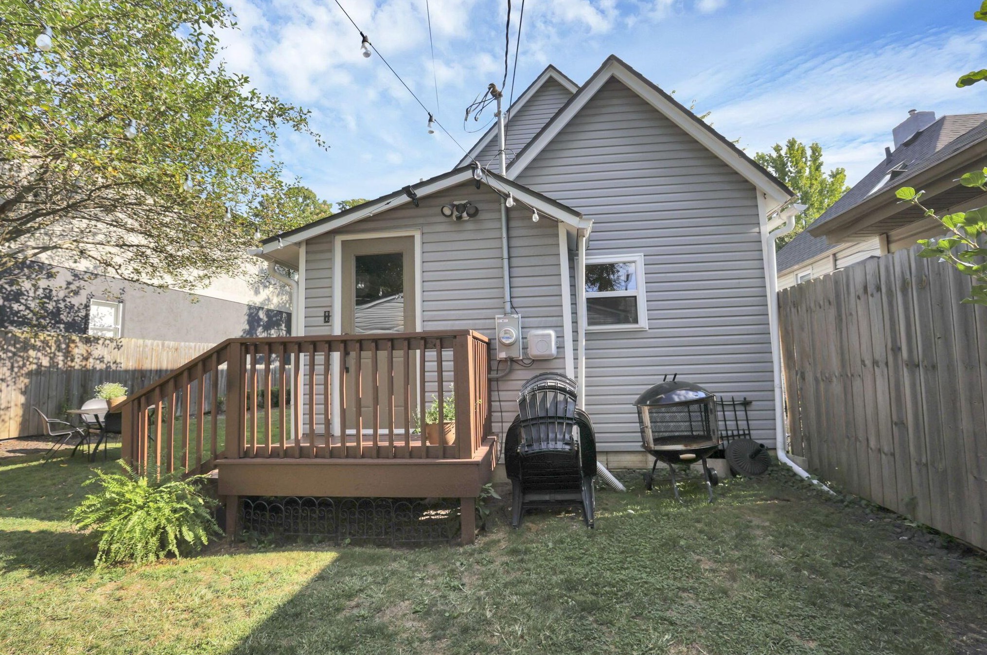 108 Pacemont Rd, Columbus OH  43202-1225 exterior