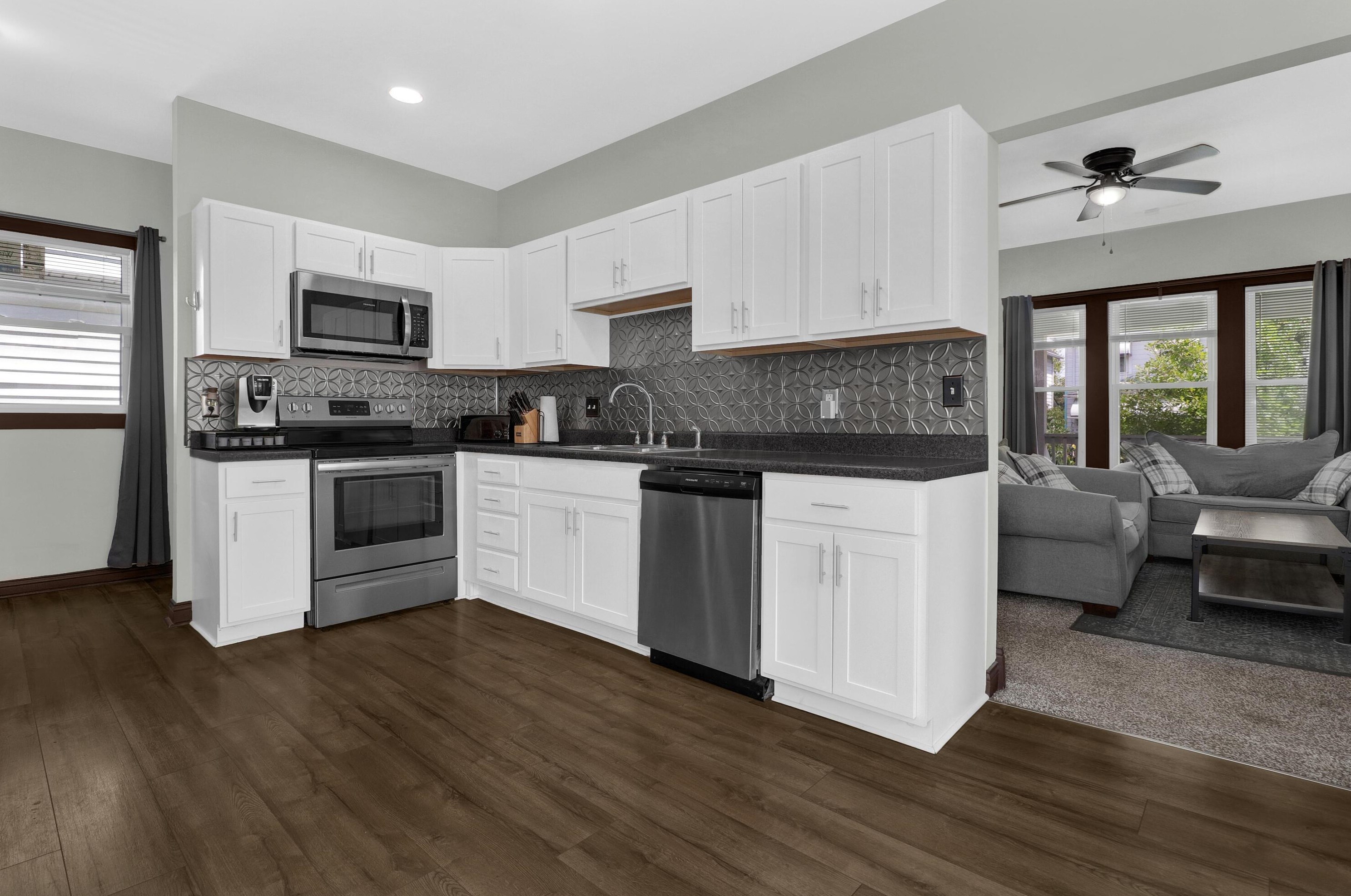 131 Eureka Ave, Columbus OH  43204-3205 exterior