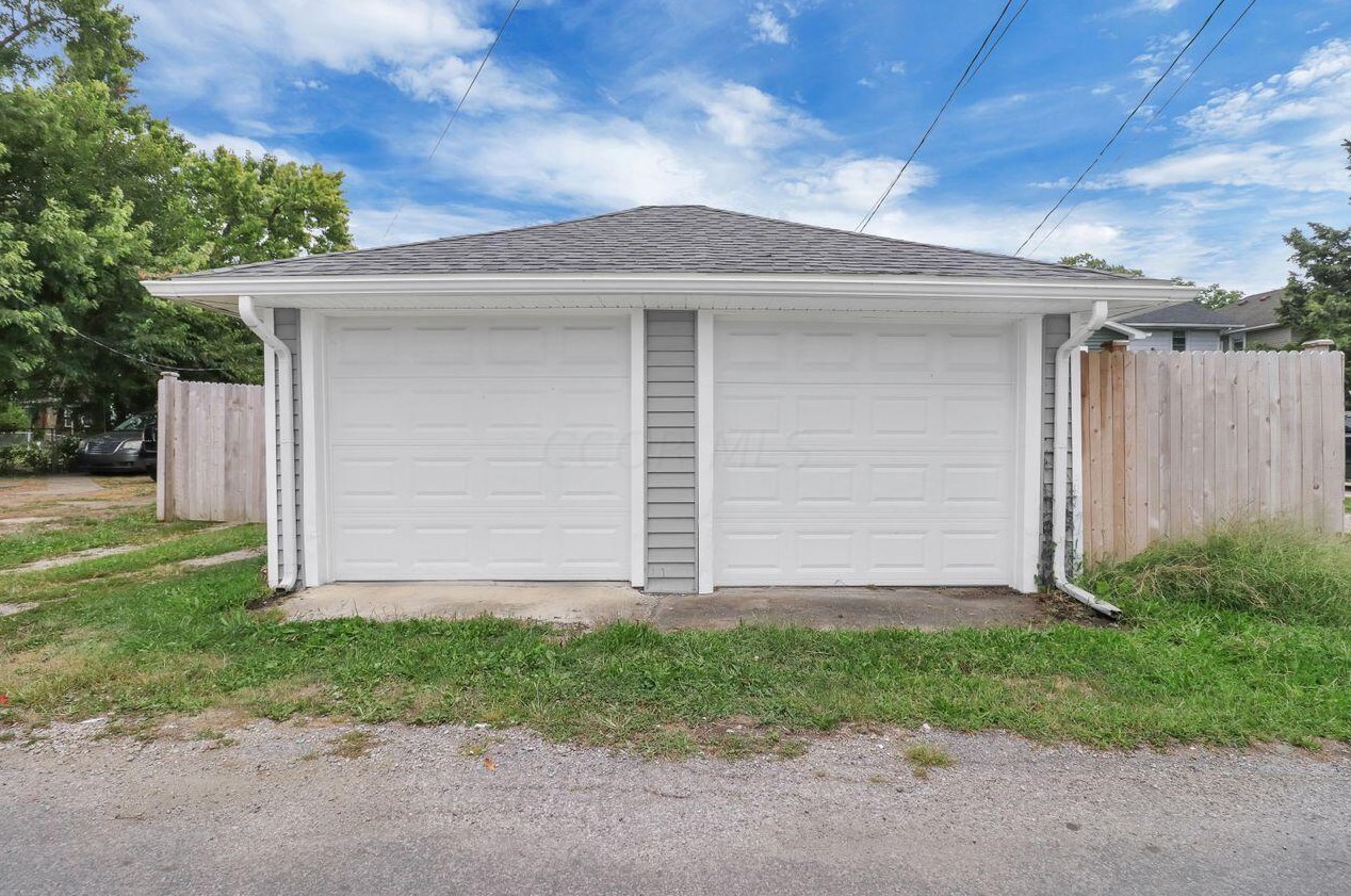 131 Eureka Ave, Columbus OH  43204-3205 exterior