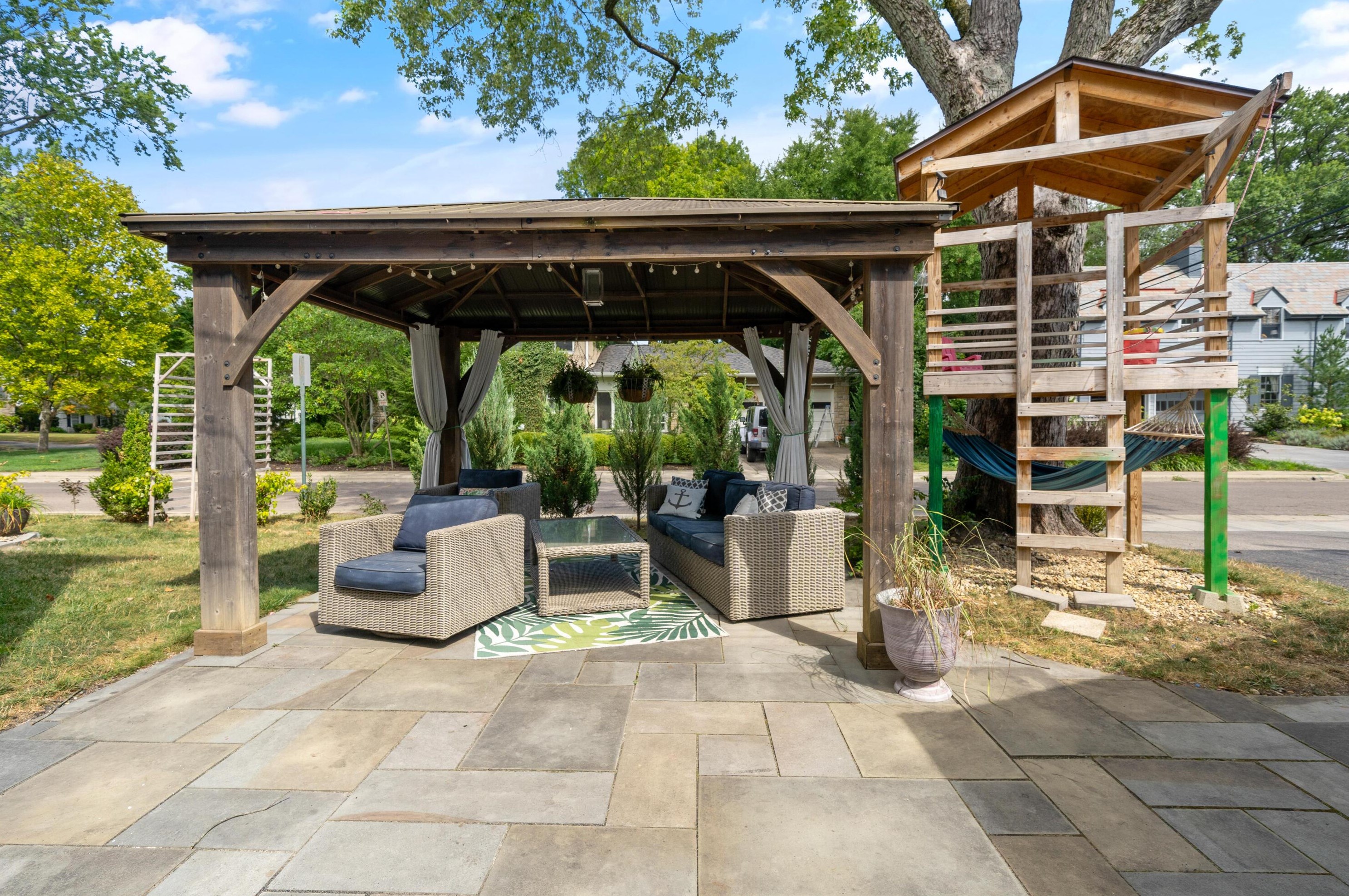 2615 Brentwood Rd, Columbus OH 43209-2218 exterior