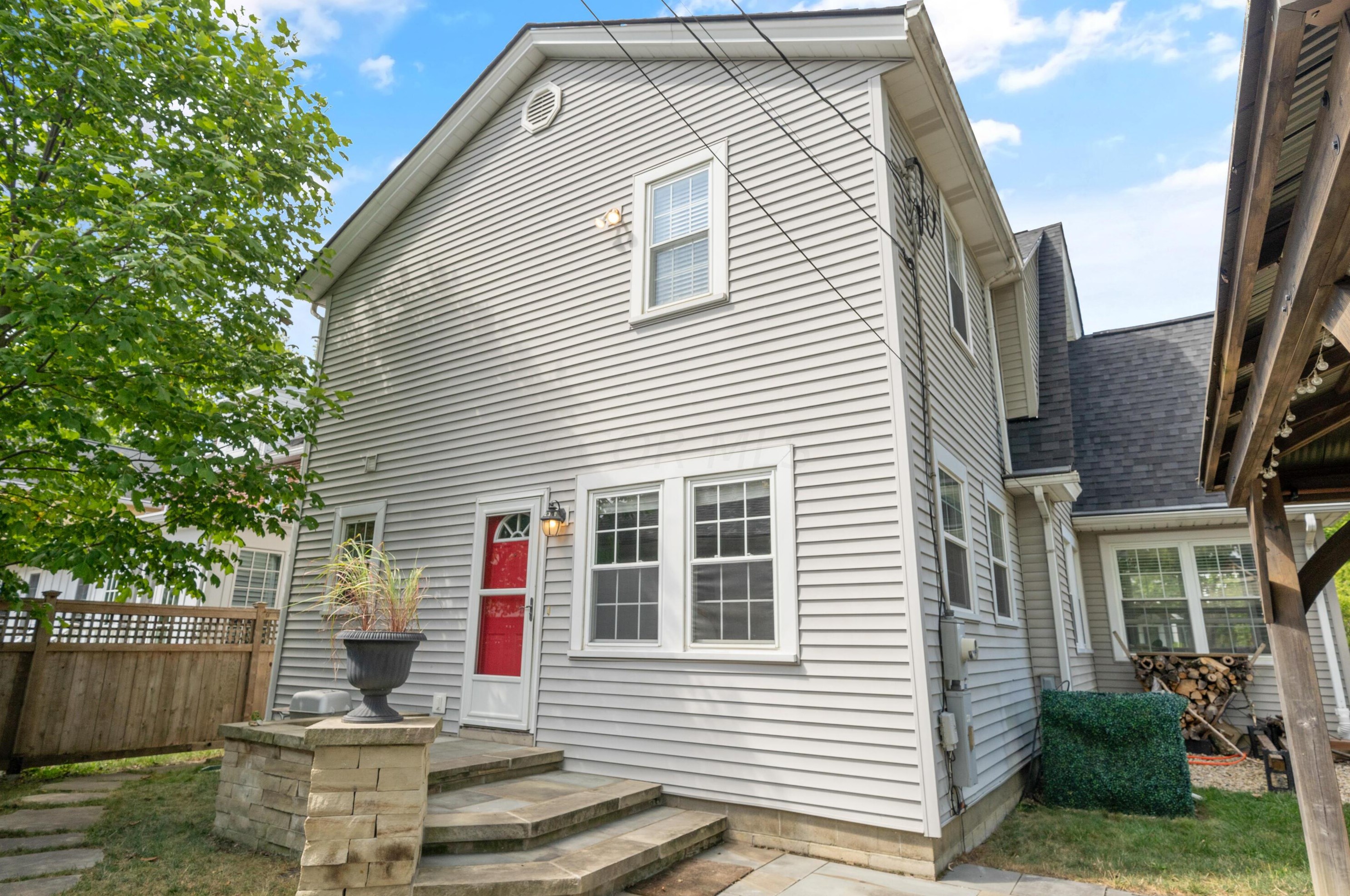 2615 Brentwood Rd, Columbus OH 43209-2218 exterior