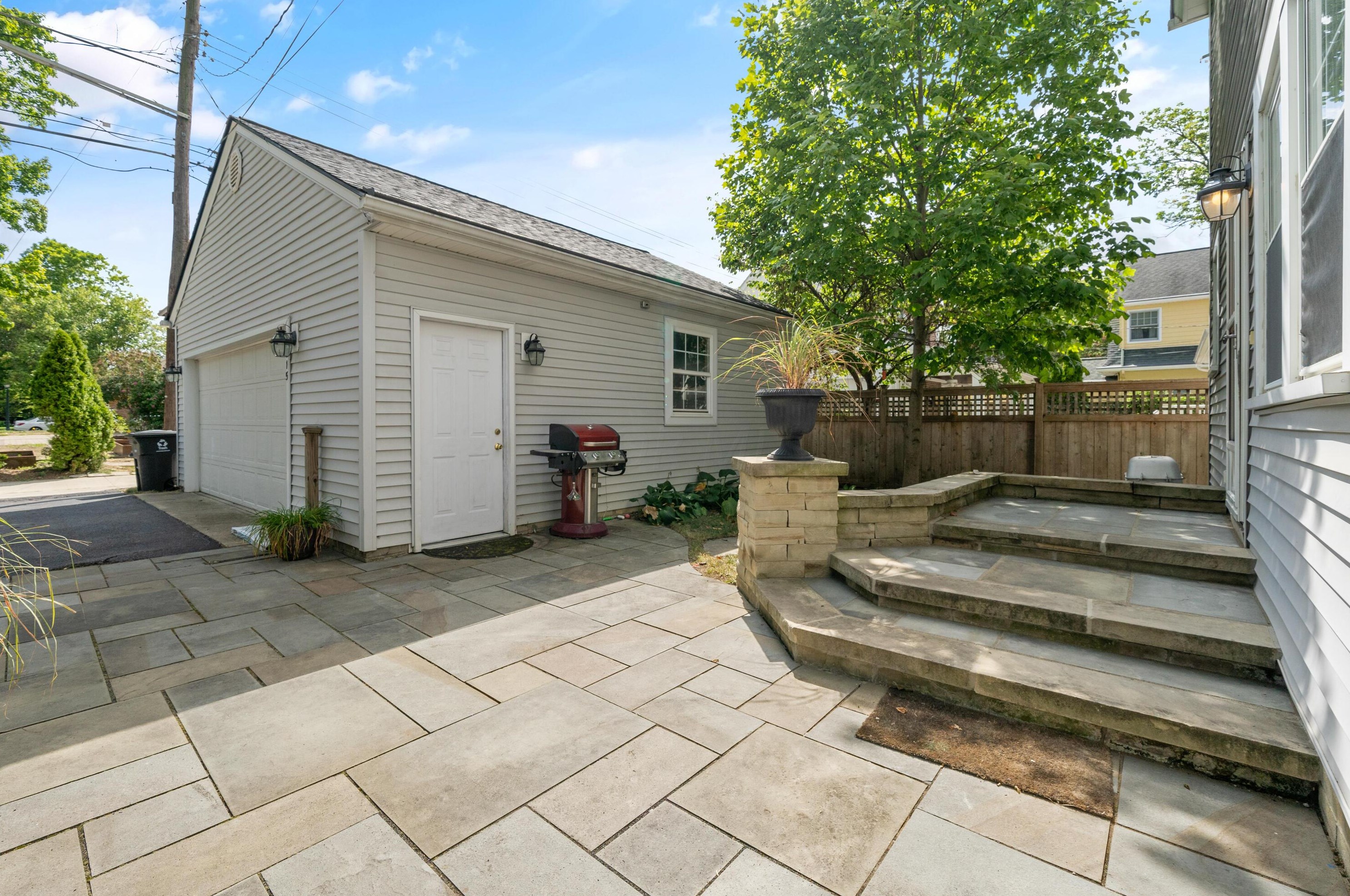 2615 Brentwood Rd, Columbus OH 43209-2218 exterior