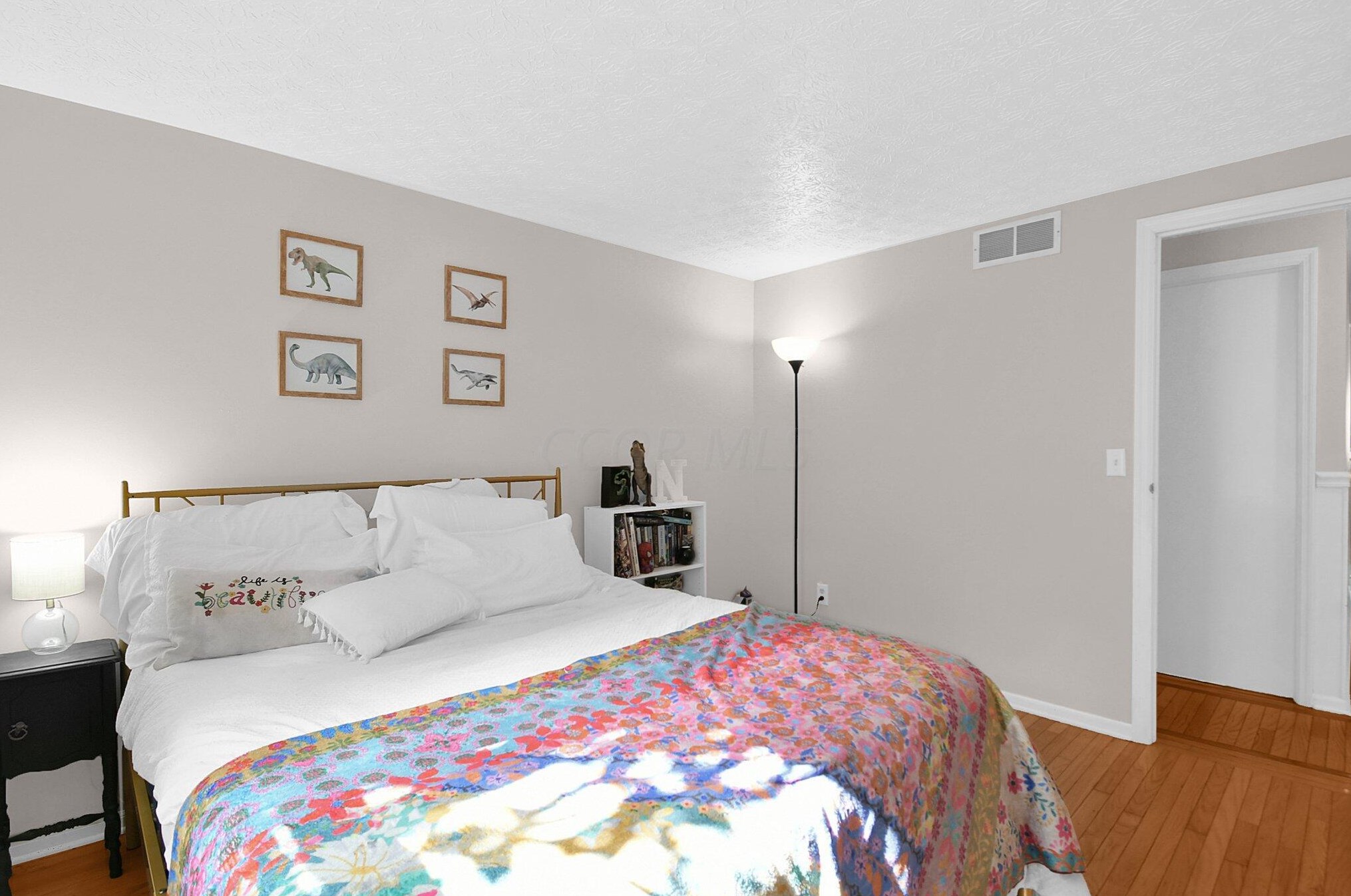 3884 Quail Holw Dr, Columbus OH 43228-9683 exterior